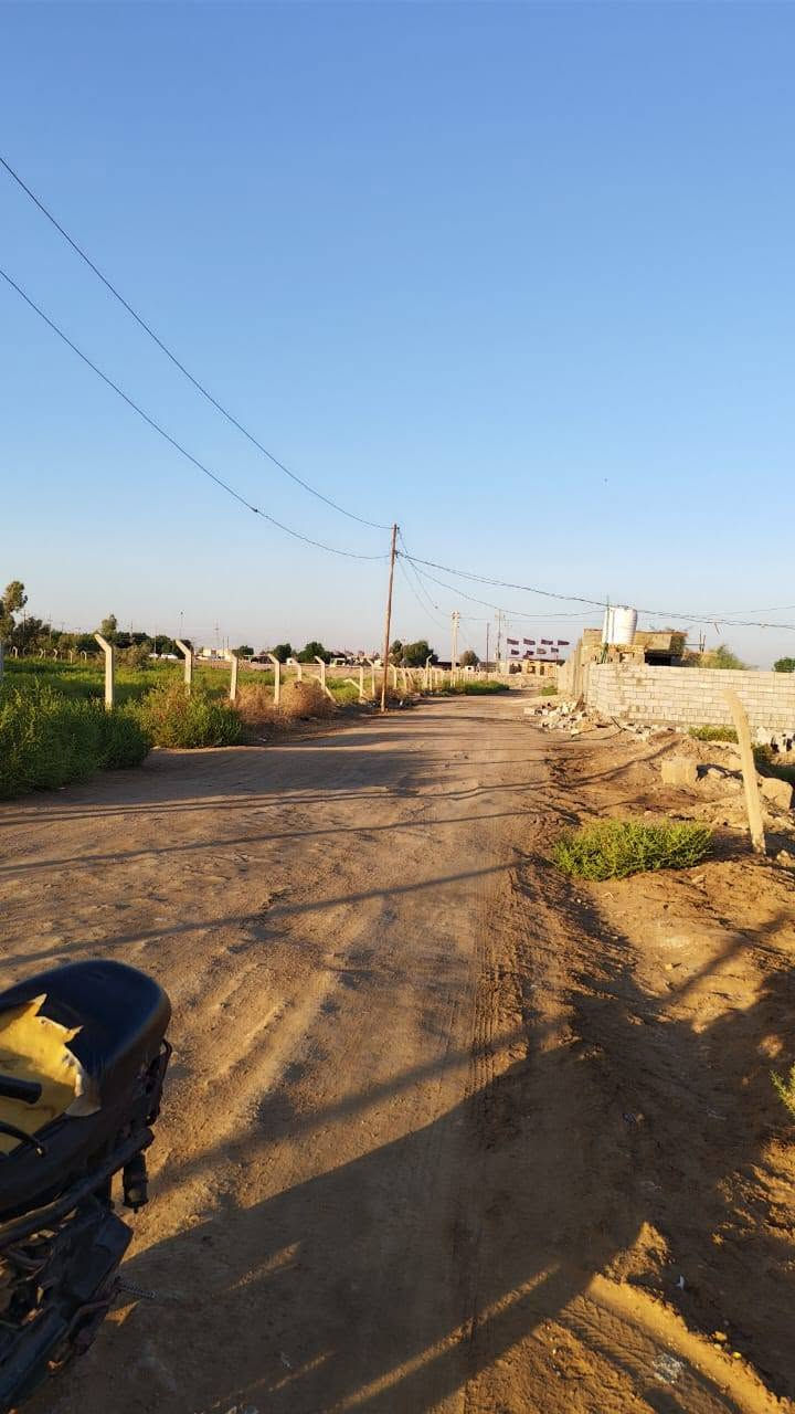 السلام عليكم قطعه للبيع في حي المنصور نزله الشهداء مقابيل بيت سوادي القديم المساحه 500متر واجه 17 ونزال 29.5 سند 25 بسمنه مداور ثاني يوم للستفسار الاتصال عله الاقام التاليه ***********
***********
