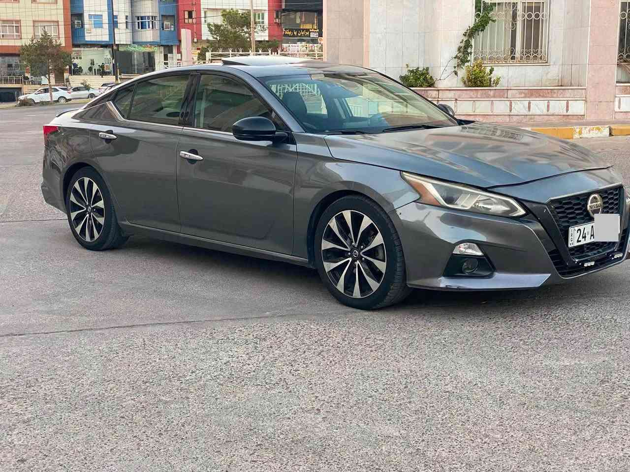 السلام عليكم 
للبيع نيسان التيما موديل 2019
رقم دهوك بسمي تحويل وكاله بشرط سنويه جديد
سعر  122 ورقه 
مكينه وكير وتبريد كله بشرط وين ماتريد افحص
محرك 2500 المرغوب اربعه سلندر
مواصفات  SL   الفول فول
سلايت فتحه
كشن هيتر ستيرن هيتر
كشن جلد كشنات امامي كهرباى
رادار امامي وخلفي وجانبي كله شغال 
تبريد قطعتين
بصمه 
ابواب بصمه 
صندوق بصمه
داخل فورميكه
سماعات بوش
تحديد سرعه
تشغيل عن بعد 
شاشه وكاميرا
ماشيه 85 ميل
وبعد بيها مواصفات 
سيارا بيها قطعتين بولينت وجاملغ صبغ بدون دواخل شرط رقم شاصي موجود مع صور
سيارا احلى من صور سيارا نظيفه ما بيها مصرف
حجر كزوز بشرط
هاتف اسيا ***********
هاتف كورك *********** واتساب
هاتف كورك *********** واتساب
عنوان سياره قضاء عقرة بعيده عن اربيل وموصل ساعه Singapore
