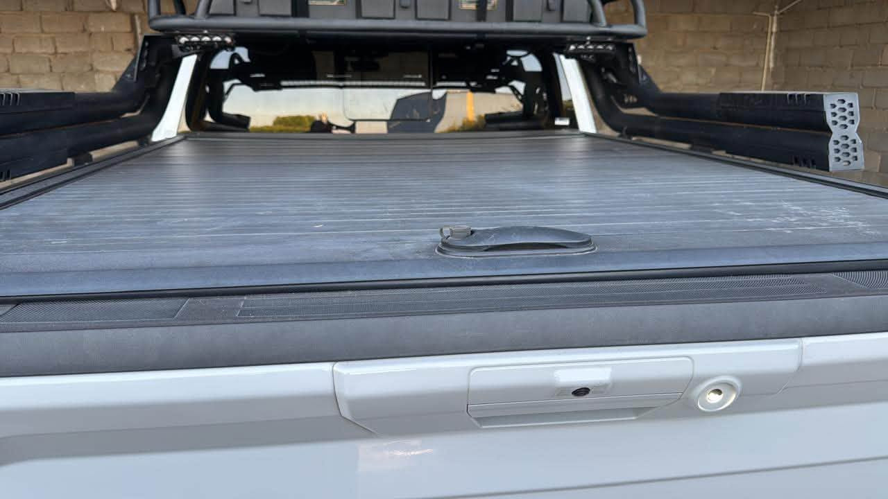 السلام عليكم
للبيع فقط بدون مراوس 

ford F-150 XLT plus 2023 وارد كندي ￼

باب طويل بدي طويل اصدار ال٧٥ سنة 

وارد كندي بدون صور حادث بيها جاملغ البدي الايمن صبغ ونصف تكمه الباب الخلفيه اليمنه وبارد قليل وصبغ راس الجاملغ الامامي وبيها بلعراق صبغ دعاميه اماميه اثر شخط سونار مرفق 

ايرباك دركه وبرده مبدل اصلي كامل شغال 

ماشيه ٥٠ الف كيلومتر وقابله للزياده 

المواصفات : 

مكينه سته سلندر ٣٥٠٠ تون توربو ايكوبوست 

كير ١٠ نمر 

رادار امامي تحذير ونظام محافظه على المسار 

حساسات خلفيه ونظام البريك التلقائي 

كاميرا خلفيه 

شاشة جبيرة وشاشه اعطال دجتل 

كير طرح وقابل للطي الكهربائي 

كشنات جلد وتدفئه كشنات 

تبريد امامي خلفي وجامه خلفيه كهرباء 

ابل كار بلي واندرويد اوتو وايرلس 

نظام زون لايت للبدي وخارج السياره 

سستم صوت B&O 

وباقي المواصفات المعروفه 

بجم رابتر لايتات اربع عدسات لد بلادي 

السياره عليها تزويد بحدود ٥٠٠٠$ كله مستورده من الامارات 

ترفيعه ٢.٥ انج سسبنش كت سعرها ٢٠٠٠$ 

غطاء بدي سلايد خاص بهذا الحجم وقفل 

محجر اوفورد 

سستم بلوجكترات بريطاني المنشأ 

تخم ويل فورد بيرفورمانس اصلي تفصيخ 

اوكسليرات رابتر بلاديه 

بشواكرات 

دوس رابتر حديد 

دوشمه تغليف كشنات وارضيات 

وغيرها تفاصيل مدتخطر عله بالي 

السياره سيرفز جديد دهون وفلاتر وتخم تاير BF قبل اسبوع شديته وكله بانزين محسن وزيوت موتل استخدملها 

والسياره عله ايدي من طبت للعراق لليوم  

رقم اربيل ب اسمي تحويل مباشر ثاني يوم

مكاني بغداد او كربلاء المقدسة 

السعر 29,000 وبيها مجال للشراي ماقصر ويا 

290 ورقة علما السيارة مكلفتني بحدود ال٣٤ 

***********
