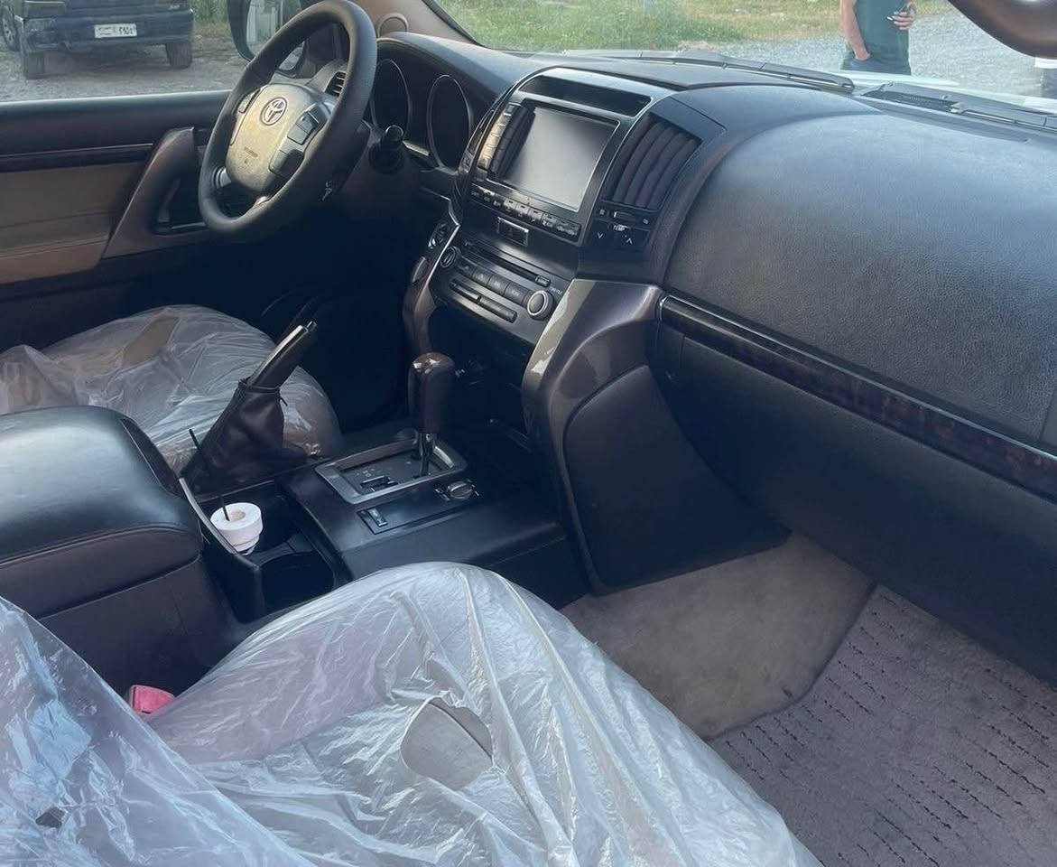 toyota land cruiser 
تۆیۆتالاندکروزی مواسفات لێگزز VXR ٨ پستۆن مۆدێل ٢٠٠٩ سیارەکە کوێتیە مەنەفێست ئەسلی لەگەلە کێشەی مەدەنی بەشەرت ،رەسمی سۆنەرم دناوە ٢ پارچەی بۆیاغە بێ داخلی مەکینەی بەشەرت ٢٣٢ هەزار رۆشتوە نرخی ١٨٨ وەرەق 
*********** أربيل, العراق
