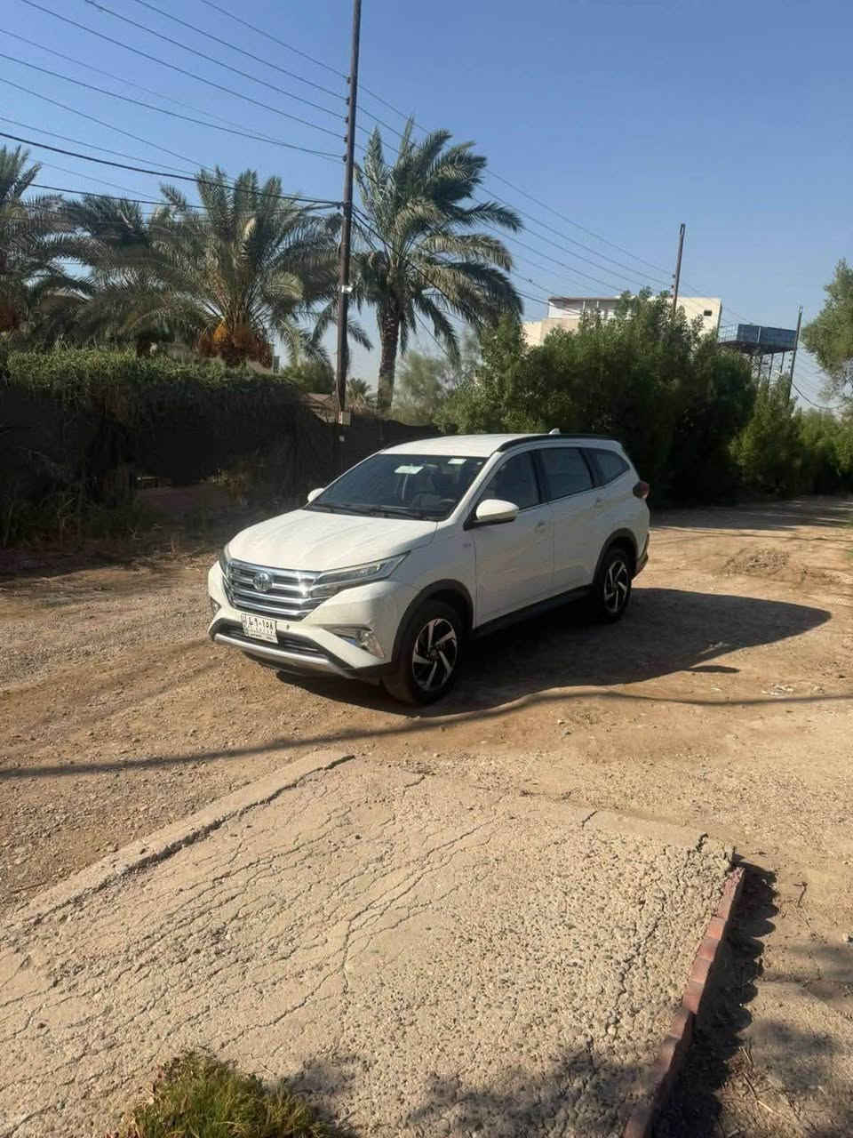 السلام عليكم راش 2020 ماشية 96 خليجي مكفولة من كلشي المواصفات لايت وبك لايت LEDتشغيل بصمة كامرا خلفية وشاشة بيهة حالوب خفيف من الشركةالسيارة 7 راكب وسنوية باسمي ثاني يوم تحويل الي يحب يقتنيها رقمي *********** والسعر 130 ورقة وبيهة مجال

