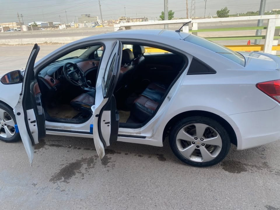مرحبا كروز اعلة فئة بصمة حساسات جلد فتحة تحكمات  ٢٠١٢ خليجي بيهة صبغ بنيد وباب خلفي عكس السايق وتكحيلات بسيطه بدون حادث بيهة نقوصات بسيطه ابيعهة على وضعهة لعدم التفرغ السعر ٦٢ مكاني بغداد دورة رقمي ***********
