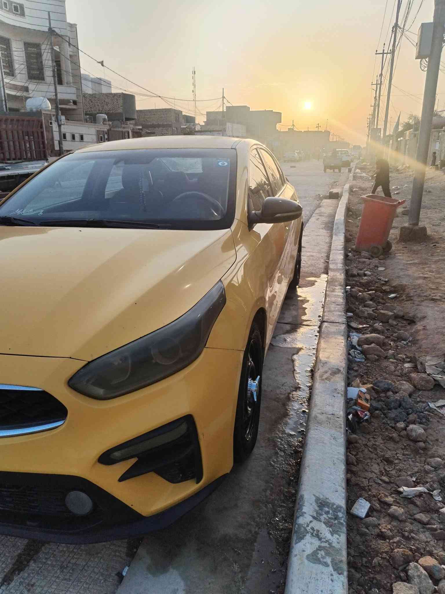 السلام عليكم ورحمة الله فورتي للبيع موديل عشرين رقم بغداد مكانهه بل دوانيه السعر 105 وبيهه مجال حك الجيه عندي سونار راسل واتساب ادزلك رقم ***********
