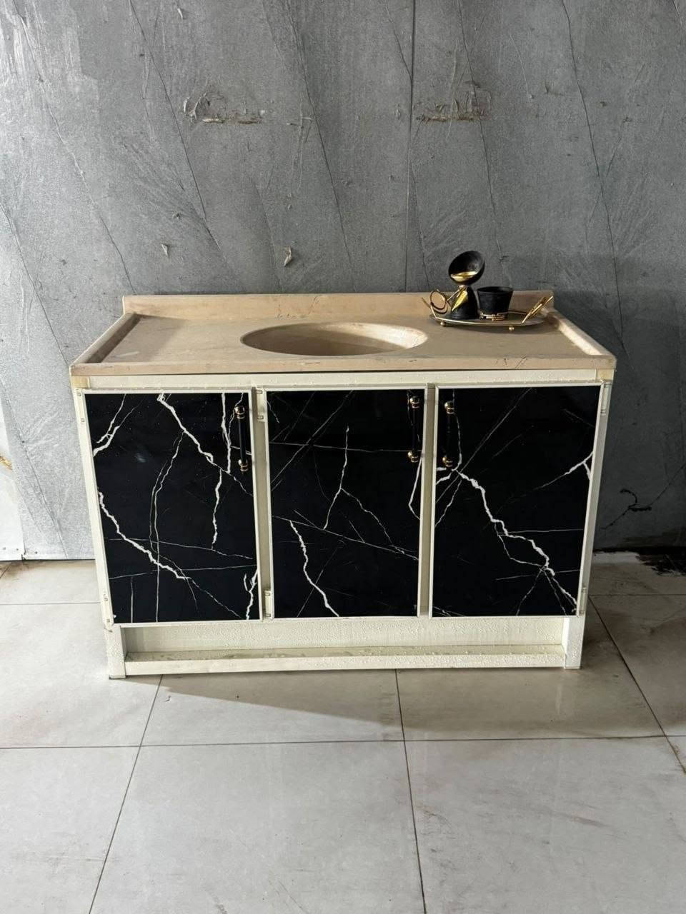 احجز واختار بسعر الجملة
للطلب والاستفسار راسلنا واتساب ***********
سنك قياس متر وعشرين 
اكو تصويل لباب البيت
بسعر الجملة 
ق.7

