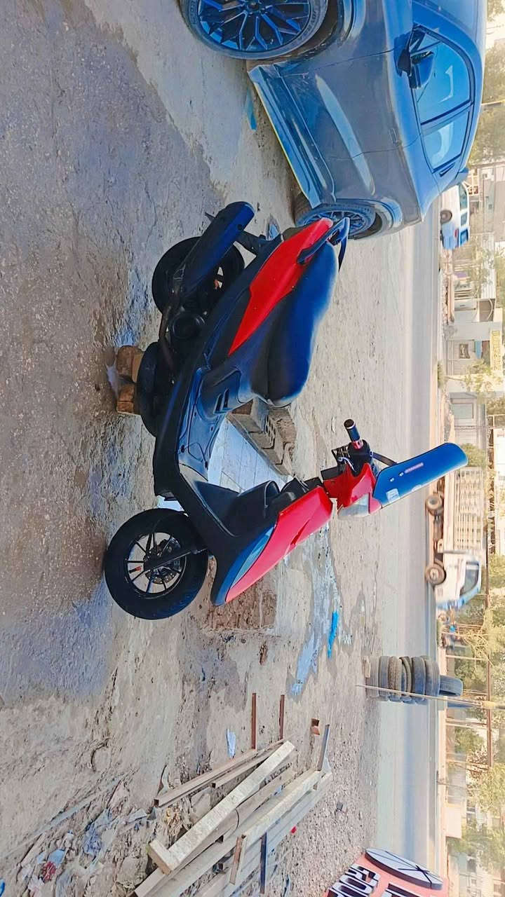 ماكس عدله للبيع موديل 2006
العنوان بابل 
لدراجه معلكه ولف حار فقط مشكلته اتاخر بالتشغيل 
ابيعه على وضعه ومتواجد خاص 
*********** Singapore
