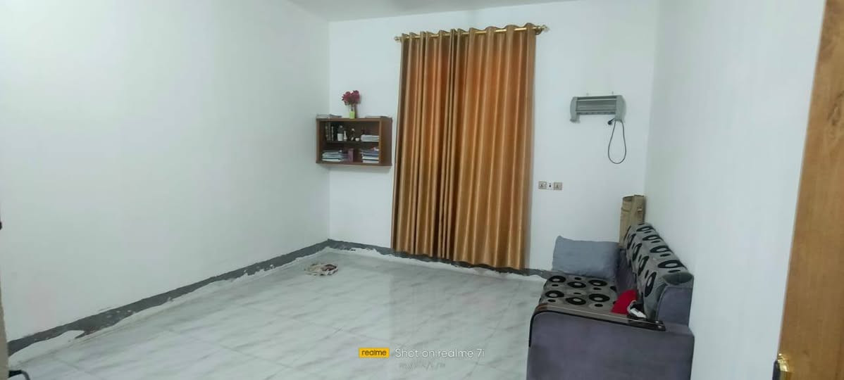 الدار للبيع
دار للبيع طابو زراعي سند 25 السند بسمي 
المساحه 300 متر  يحتوي على غرفتين وحول ومطبخ وصاله وصحيات داخليه و خارجيه ويحتوى محل 
العنوان بابل/حله/ قرب الامام بكر (عليه السلام ) 
ملاحظه الدار مباشر على الشارع العام 
السعر 135 مليون وقابل للتفاوض 
لاستفسار *********** بي واتساب
