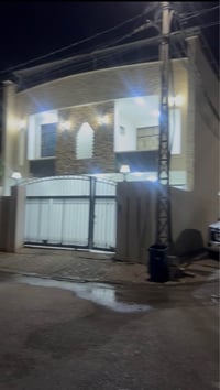 ٢٠٠م • ٥ غرف • الاميرات القديم