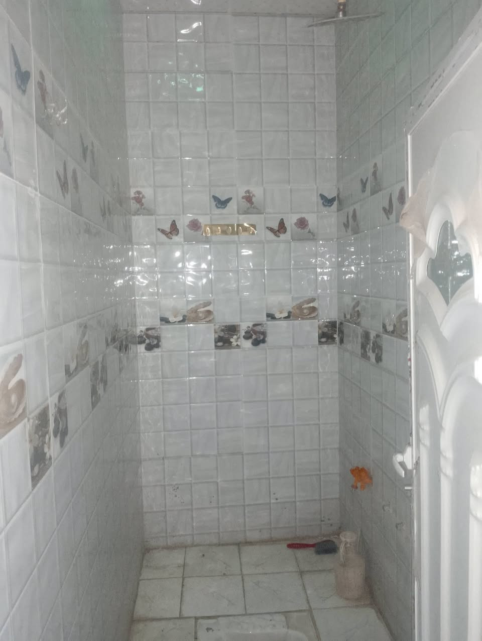 بسبب الوعود الكاذبه تم اعاده نشر البيت طابو صرف مساحه ١٠٠ متر 
بي شقه كله طابوك صب كونكريت
جوا غرفه صاله مطبخ دوانيه صحيات داخليه وخارجيه 
وشقه غرفتين صاله وصحيات 
ب الاسكان صناعي نزله ثالثه موجر حاليا ب ٥٥٠ لبيت وشقه 
الشراي يتصل ***********
