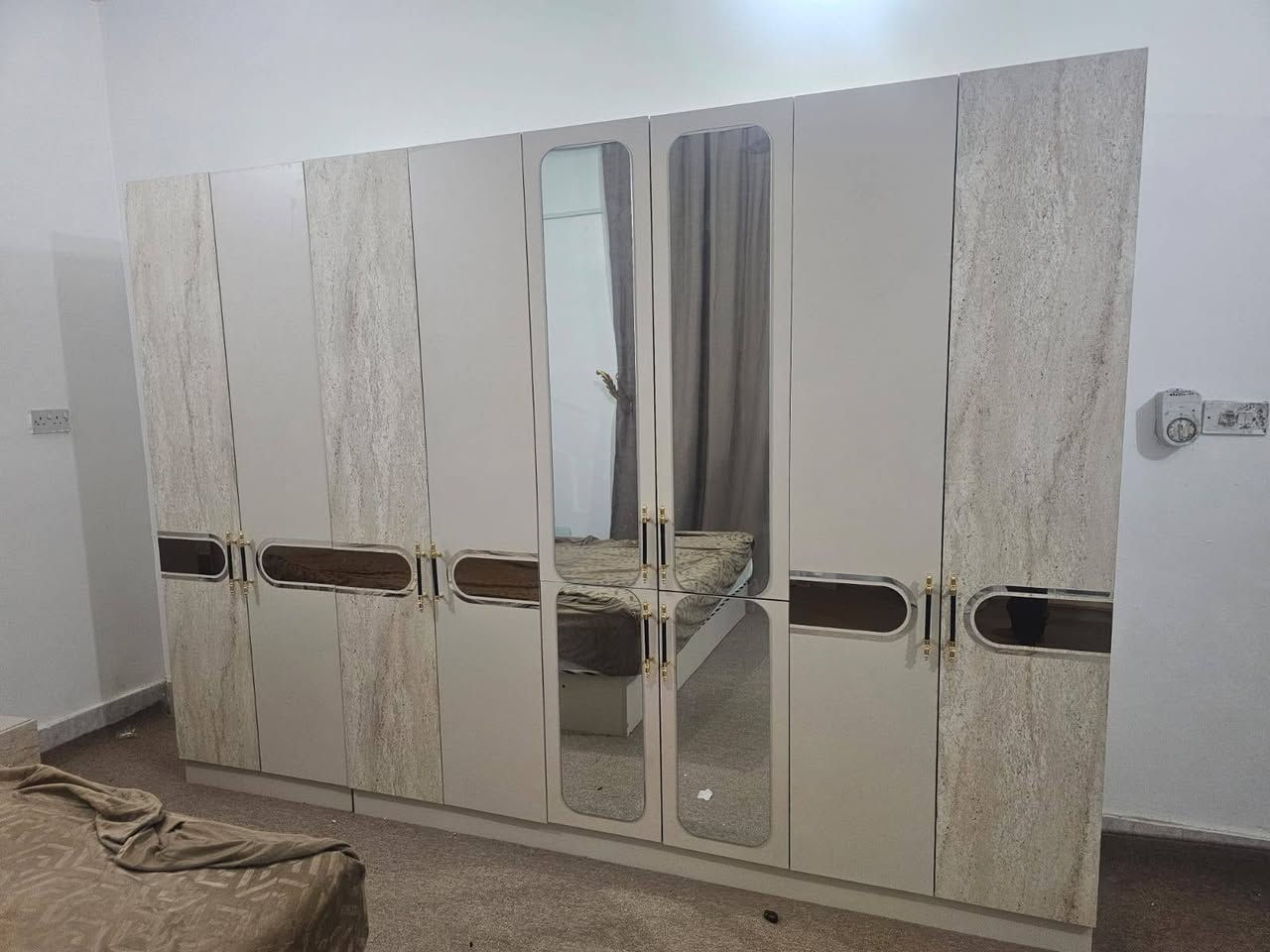 غرفه تركيه ٨ قطع جديده
ب٧٥٠ وبيها مجال بسيط
تواصل واتساب ***********
