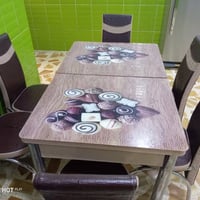 ميز طعام • طاولة سفرة • للبيع