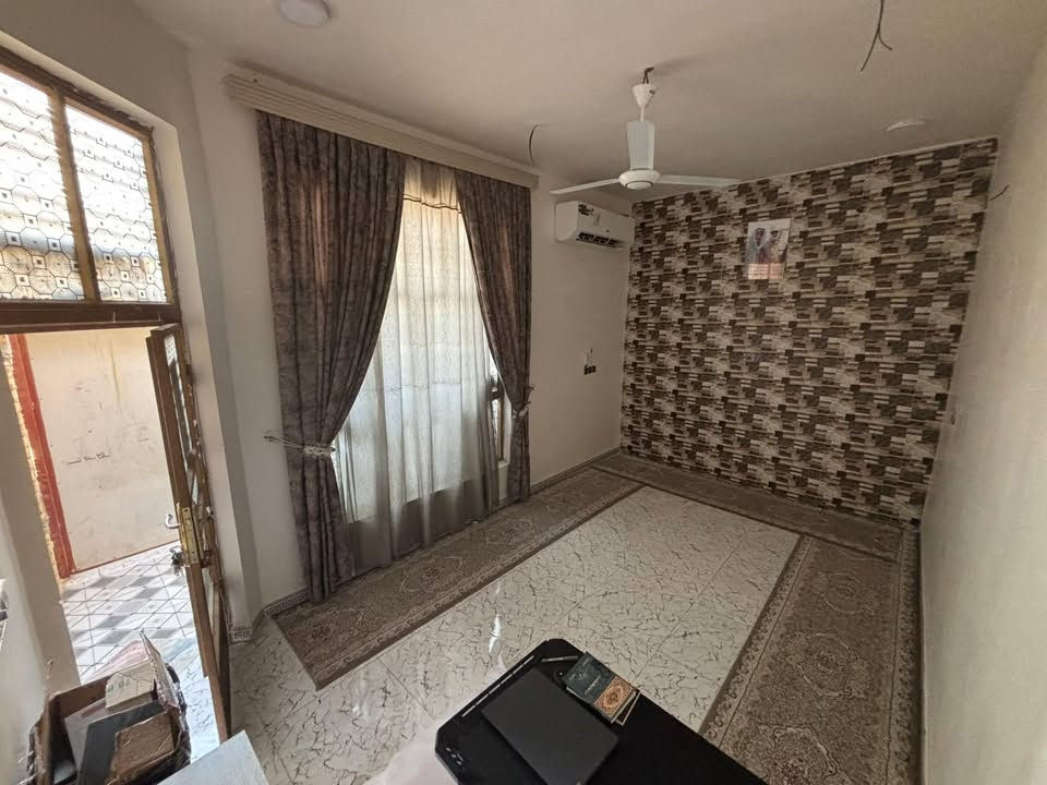 🏠 بيت للبيع
السلام عليكم

📍دور النسيج في فرع حسينية السيد نوري، يبعد عن الشارع العام (طريق الإسكان) حوالي 100 متر.

📐 المساحة: 110 متر مربع

📏 الواجهة: 10 متر

📏 النزال: 11 متر

 📝 طابو زراعي

📞 للاستفسار والتواصل:

***********
