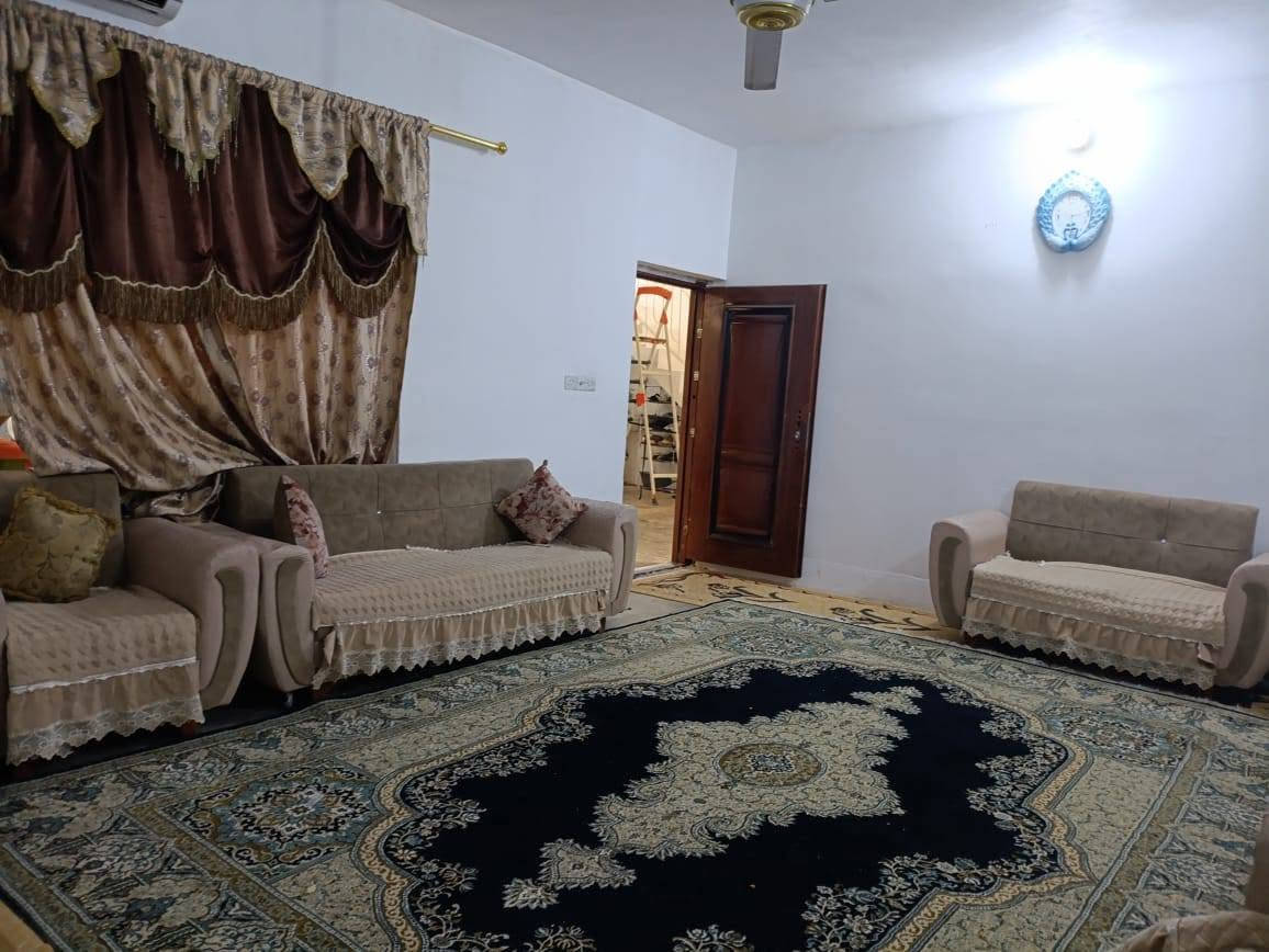 بيت للبيع في كاريز خوار ١٥٠ متر
بيهه غرفتين وومطبخ وصحيات كما موضح في الصور
سعر ٢٧ وبي مجال 

للاستفسار ***********
