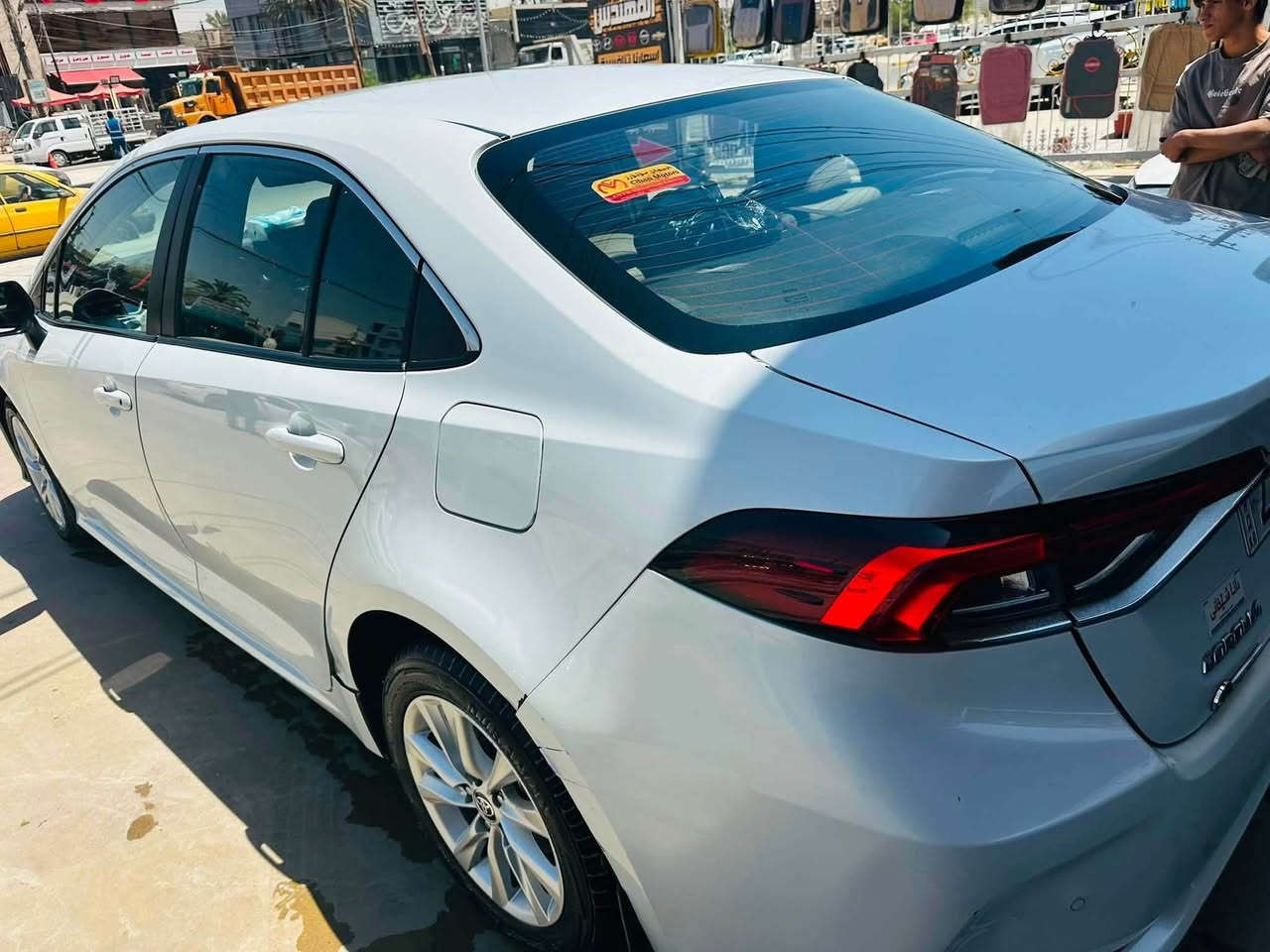 🚗 للبيع: تويوتا كورولا ساز خليجي  2023 🇯🇵

✅ رقم أربيل باسمي، جاهزة للنقل.
✅ مكفولة كفالة عامة.
✅ خالية من الصبغ ولبارد:
```
● ثلاث ملاحظات خفيفة في البنيد.
● ملاحظتان خفيفتان في باب السائق والباب الخلفي بسبب طخة دراجة .
● الملاحظات سطحية جدًا، لا تؤثر على جمالية السيارة ولا تحتاج صبغ.

سيارة نظيفة، برغي ما مفتوح بيها حدادية على وضع الشركة تخم تايرات 
```

📍 ماشية : 99 ألف كم.
💰 السعر: 16,500 $دولار
📍 الموقع: بغداد.

للاستفسار والتواصل:
📞 ***********
