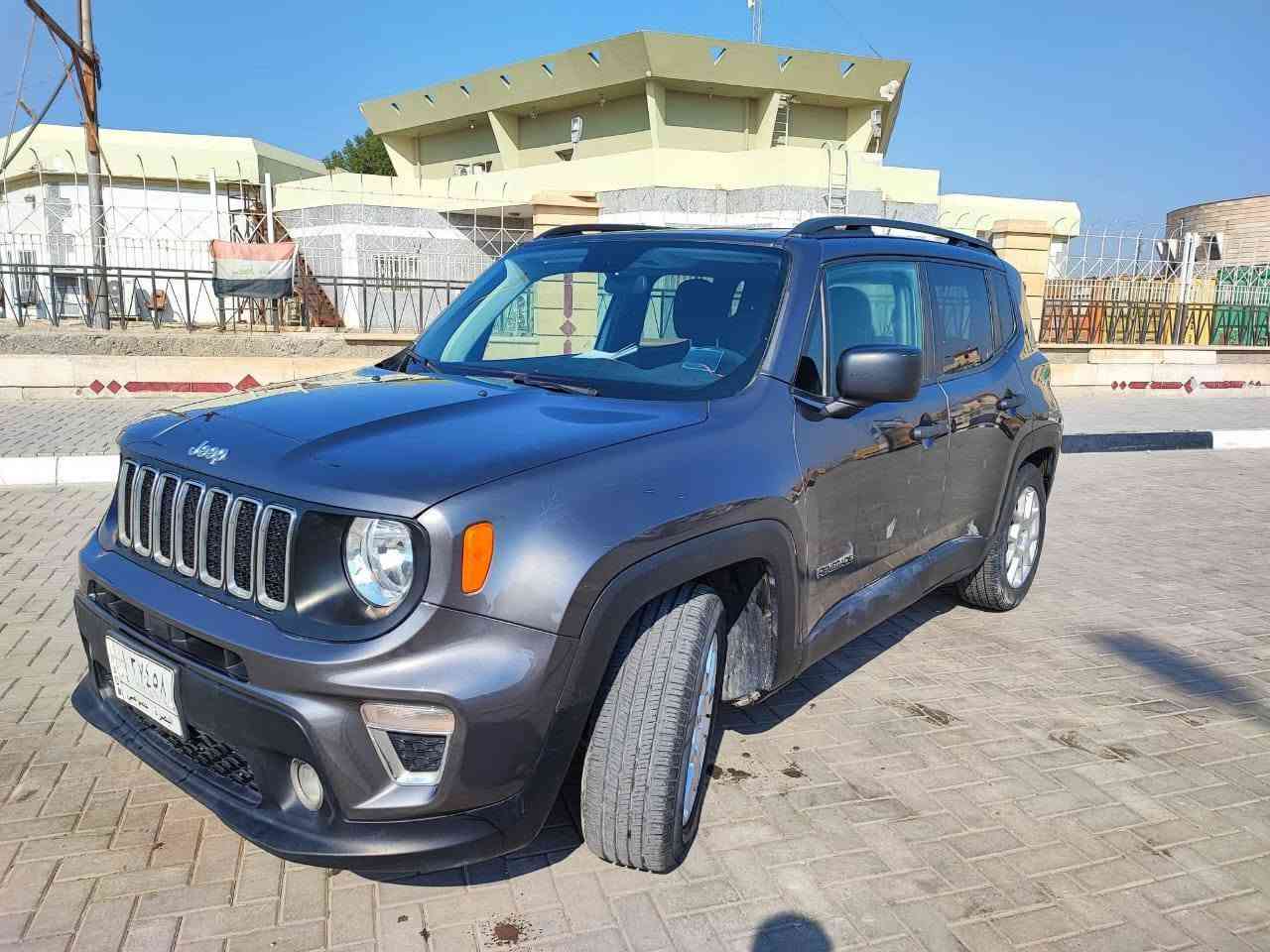 السلام عليكم 
للبيع جيب رينكيد 2020
ماشيه 50 الف 
رقمها دولي الجديد 
حادثها جاملغ وبنيد ما واصل للمحرك ولا الشاصي
 سياره جاهزه 
بصمه 
شاشه 
كأمره 
تحكم ستيرن جهتين 
بانوراما 
محرك 2400
مكانها البصرة حي الزهراء
السعر 125 بيه مجال 
: ***********
