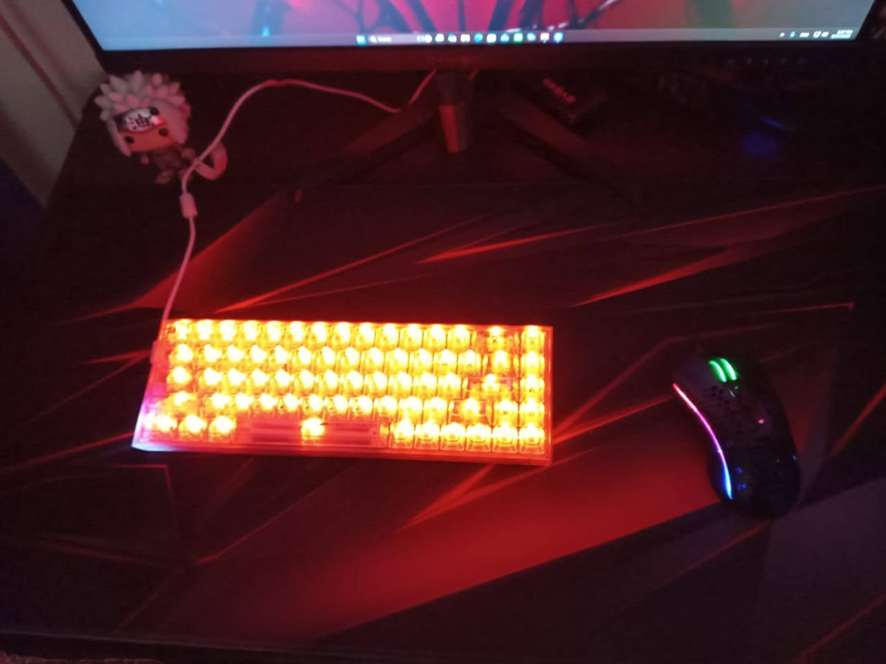 سلام عليكم سيت اب كامل للبيع فقط بدون سماعه 
Cpu i5 12400f
Memory 16 ddr4 speed 3600
Disk team group 1T
Gpu 3060 8gb gigabyte 
M.bord msipro760m-e ddr4

Power 550
Gameon 180hz 2k 
Keyboard red dragon 
Mouse red dragon 
Mouse bad
ميز ماعرف شكد حجمه صراحه ليد
اناره لد من صفحتين تتركب فوك شاشه
6fan
حلو ابيع ملحقات 
مكسر صوت ماخذه ب60 
سعر 1400000 مليون وربعميه رقم الهاتف ***********
***********
