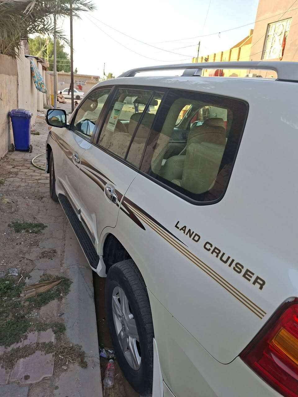 لاندكروز٢٠١٢مكفولة من الصبغ ٣١٠$وبيهامجال***********/***********
