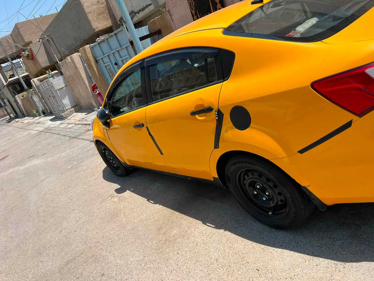 السلام عليكم كيا ريو مكينه 1600 لبيع او مراوس حسب القناعه مديل ٢٠١٥ رقم بغداد الجديد السياره بسمي مصفرا هيئه وغرمات السياره نضيفه نفس ما موضحه بلصور تبريد ومكينه وكير خير من الله حادثه جاملغ يسره بدون دواخل تحكم استرين لايتات زنون نضام ايكو اقتصادي الكهربائيات كله شغاله السياره نصبته حلوهه كبل شغل ولشارع السعر ٦٥وبيه مجال بسيط للاستفسار *********** العنوان بغداد الدوره
