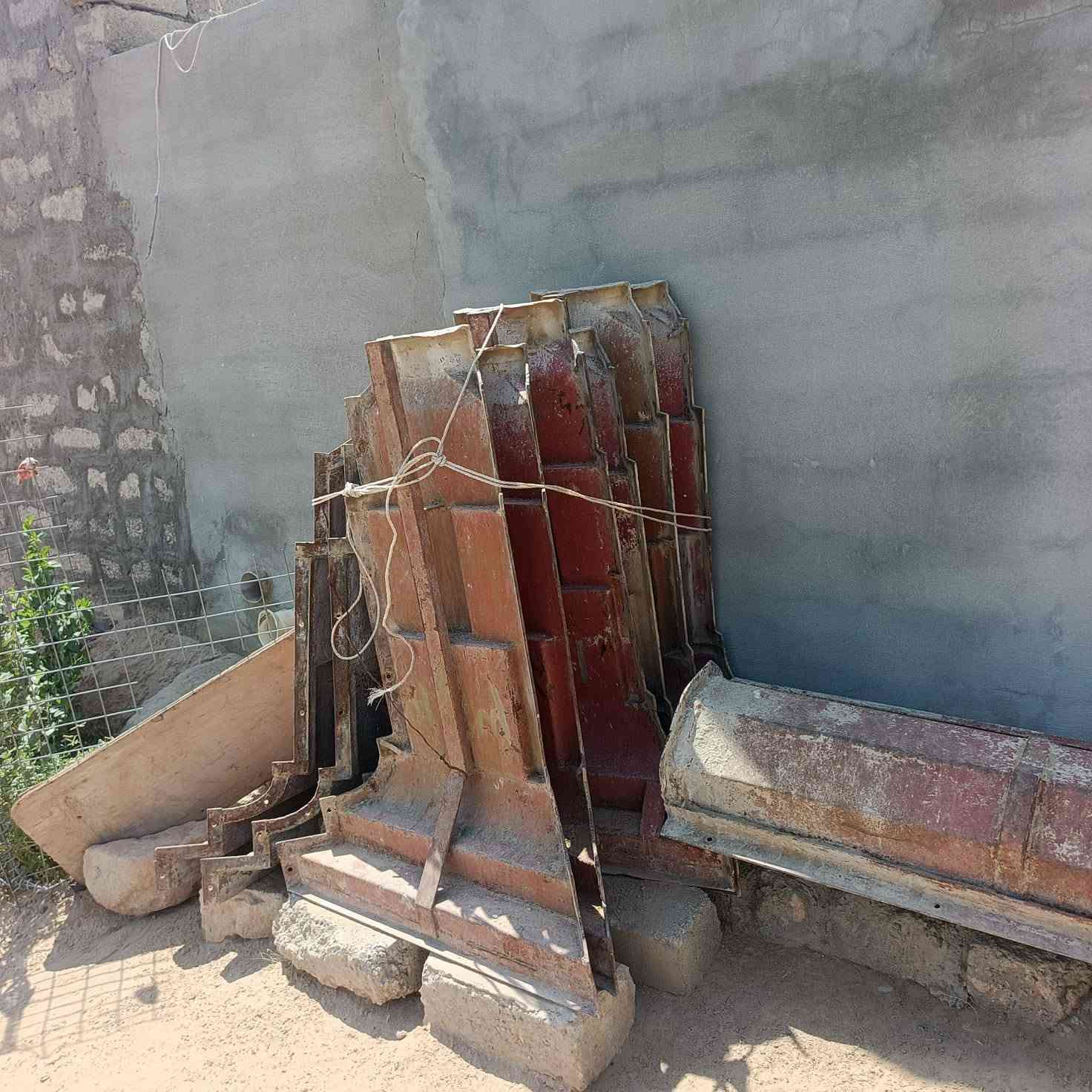 للبيع عندي بوري مال صب دنك المنازل عدد (1) اوالورده مالته عدد (2) المكان صلاح الدين _ بيجي _ الصينية الهاتف *********** اي استفسار اتصل علرقم
