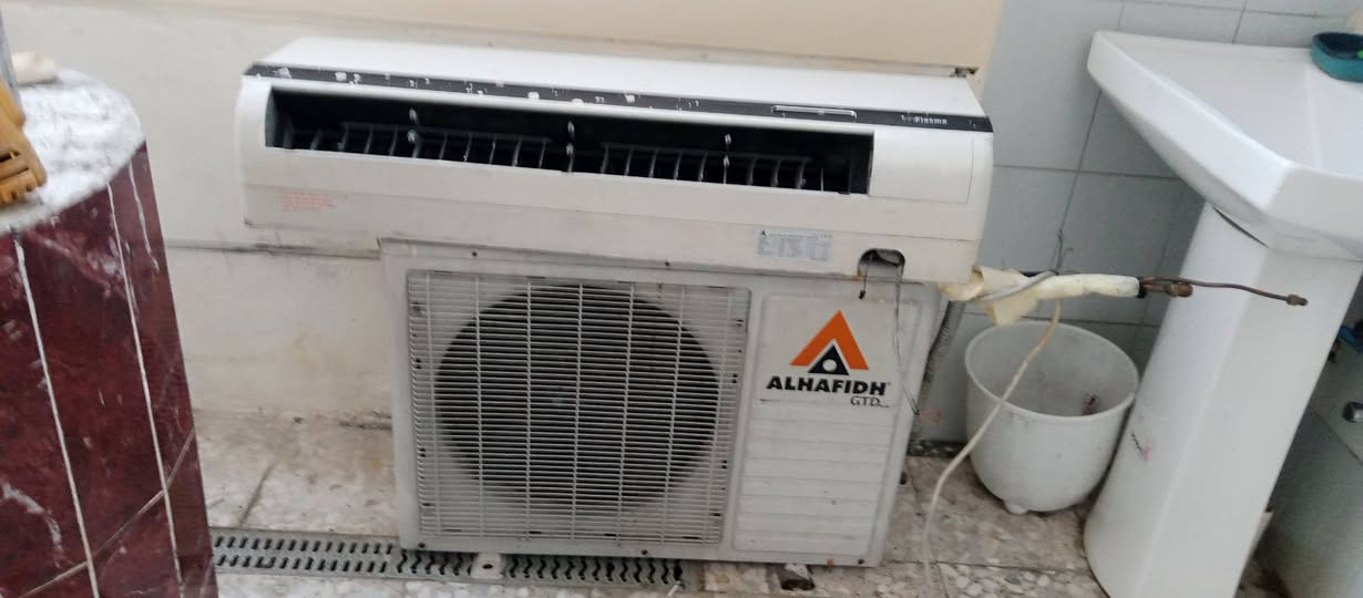 سلام عليكم سبلت واحد طن البيع سعره 150الف بكاني بغداد البلديات رقم الهاتف ***********
