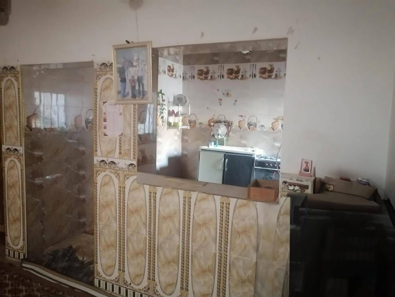 السلام عليكم
دار للبيع في الصالحية يحتوي ع شقة  وغرفين بالطابق الأرضي قرين عن الشارع القائد ثالث بيت عن الشارع المساحه ٢٢٠م منطقة كامله الخدمات السعر خاص للاستفسار الاتصال على الرقم ***********
