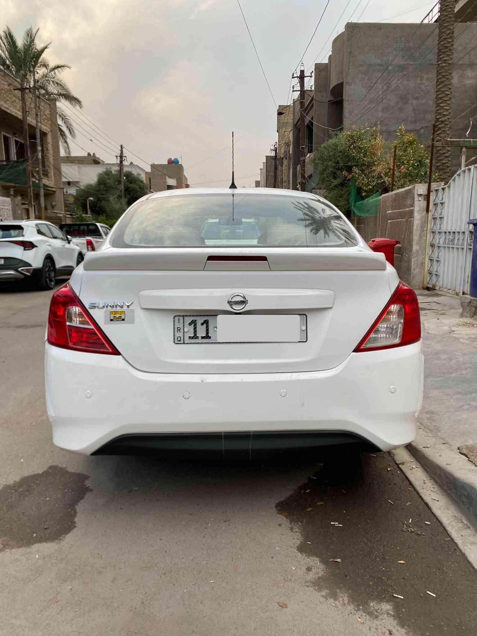 السلام عليكم ورحمة الله وبركاته
للبيع: نيسان سني (هندي)
 الموديل: 2021 (بليتة زرقاء)
 الرقم: أنگليزي/ بغداد
 المسافة المقطوعة: 39 ألف كم فقط
 الحالة: السيارة جديدة جداً، وبدون أي نقص جاهزة من كلشي.
 السونار: مرفق مع الصور.
💰 السعر: 98 ورقة قابل 
📞 للاستفسار والتواصل (اتصال فقط):
‏ حسين ***********
