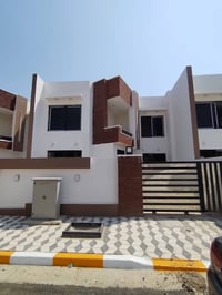 بيت للبيع بمجمع الرياحين السكني استلام عن قريب السعر الكلي 250 مليون 2...