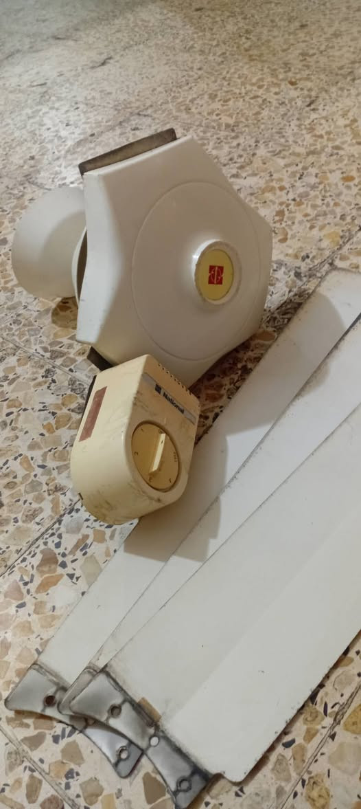 بنكه ناشينال تعتبر انتيكه الاصليه القديمه شغاله بدون تصليح بحاله ممتازه مع السويج مالتهه الاصلي ب٦٠مكاني الدوره ***********
