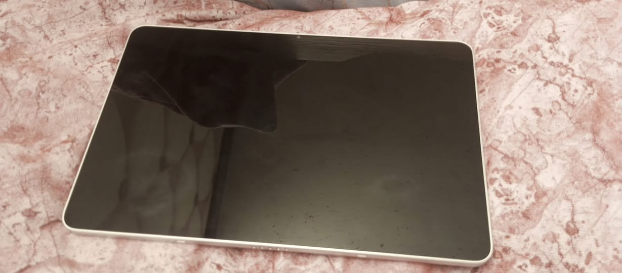 السلام عليكم
ريد ماجك نوفا للبيع 265 ذاكرة 
ملحقات كاملة 
بس الشاحنة شوية الكيبل معوج بس يشحن طبيعي 
السعر :650  وبي مجال 
العنوان الكاظمية 
متواجد فيس و واتس 
***********
