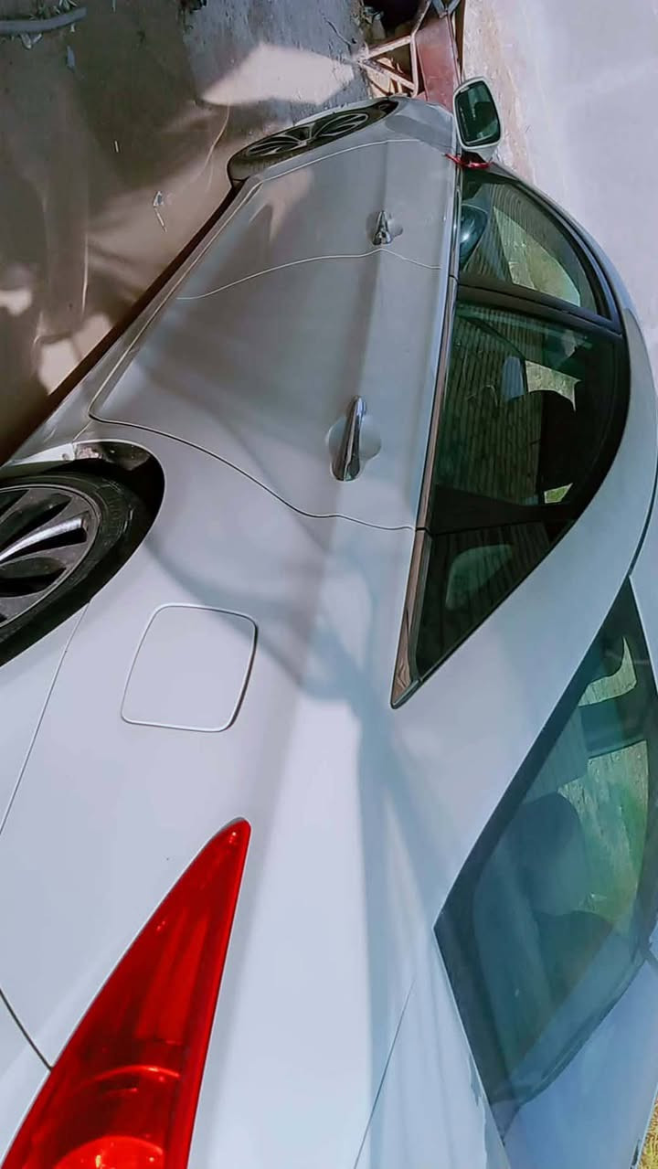 سوناته ٢٠١٣ • ماشي ٩٩٠٠٠ • رقم بغداد