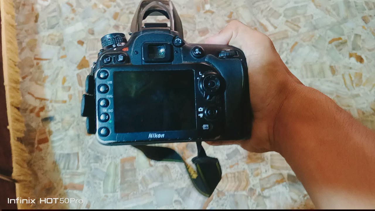 D7100 نيكون • عدسه 18-55 • نضافه ٩٠-٩٥٪