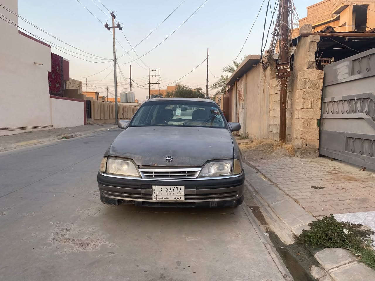 جاهزة بس تصعد 
كير اوتوماتيكيا محرك بالشرط 
مابيها صبغ كلوا شركة 
25 ورقة وبيها مجال للشراي
***********
