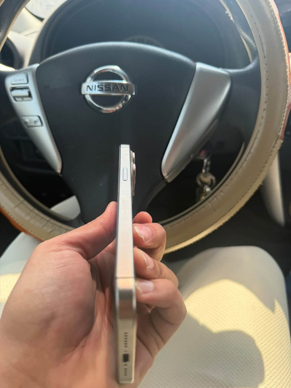 15 برو ماكس مبدل كامرات فقط ب ٨٢٠ 
***********
