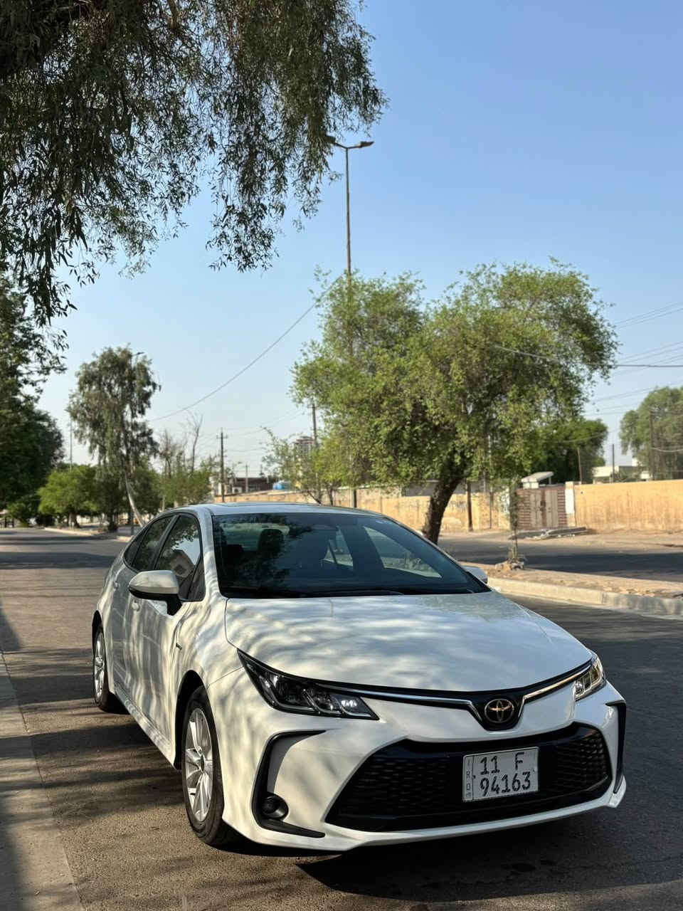 تويوتا كورلا هايبرد الشكل الخليجي (2025).
على حالة الزيرو ماشية (24,000km) فقط.
كفالة عامة بدون كل ملاحظة على حالة الزيرو.
فول مواصفات اعلى فئة.
كامل الملحقات موجودة.
سونار جديد موجود عندي.
المواصفات:-
داخل جلد بلادي.
كشن كهرباء بلادي.
اربع انضمة قيادة.
شاشة جبيرة.
كاربلاي
اوتو هولد
رادار + مثبت سرعة + تحديد مسار.
حساسات + كامرة.
+بقية المواصفات معروفة.

رقم بغداد بأسمي تحويل مباشر.
الموقع بغداد زيونة.
السعر (25,800,000 د.ع) فقط.
للاستفسار اكثر الاتصال او مراسلة واتساب:-

***********
