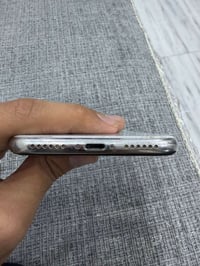 اكس عادي • بطارية ٧٦% • شاشة مكسورة
