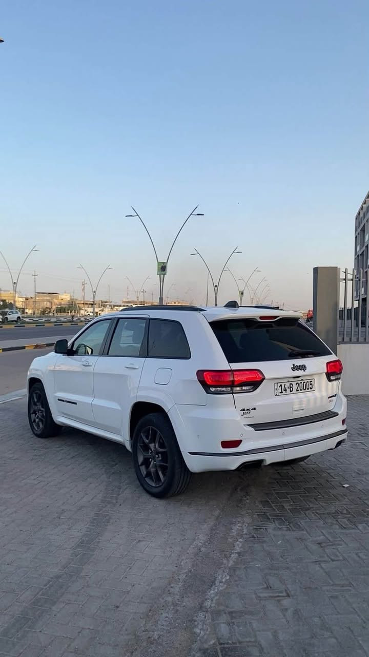 السلام علیکم
مراوس جارجر
جيب لمتد x موديل 2020
ماشيه 75 الف
محرك 6 سنلدر 3600cc
السیارة كلش جديدة وجاهزة 
السيارة مكفولة كفالة عامة من الضربة الصبغ تبديل البارد 
رقم مميز الجديد البصرة حرة تحويل ثاني يوم
مجددة 2027 جديدة
العنوان سيارة البصرة
الاستفسارالاتصال
***********
