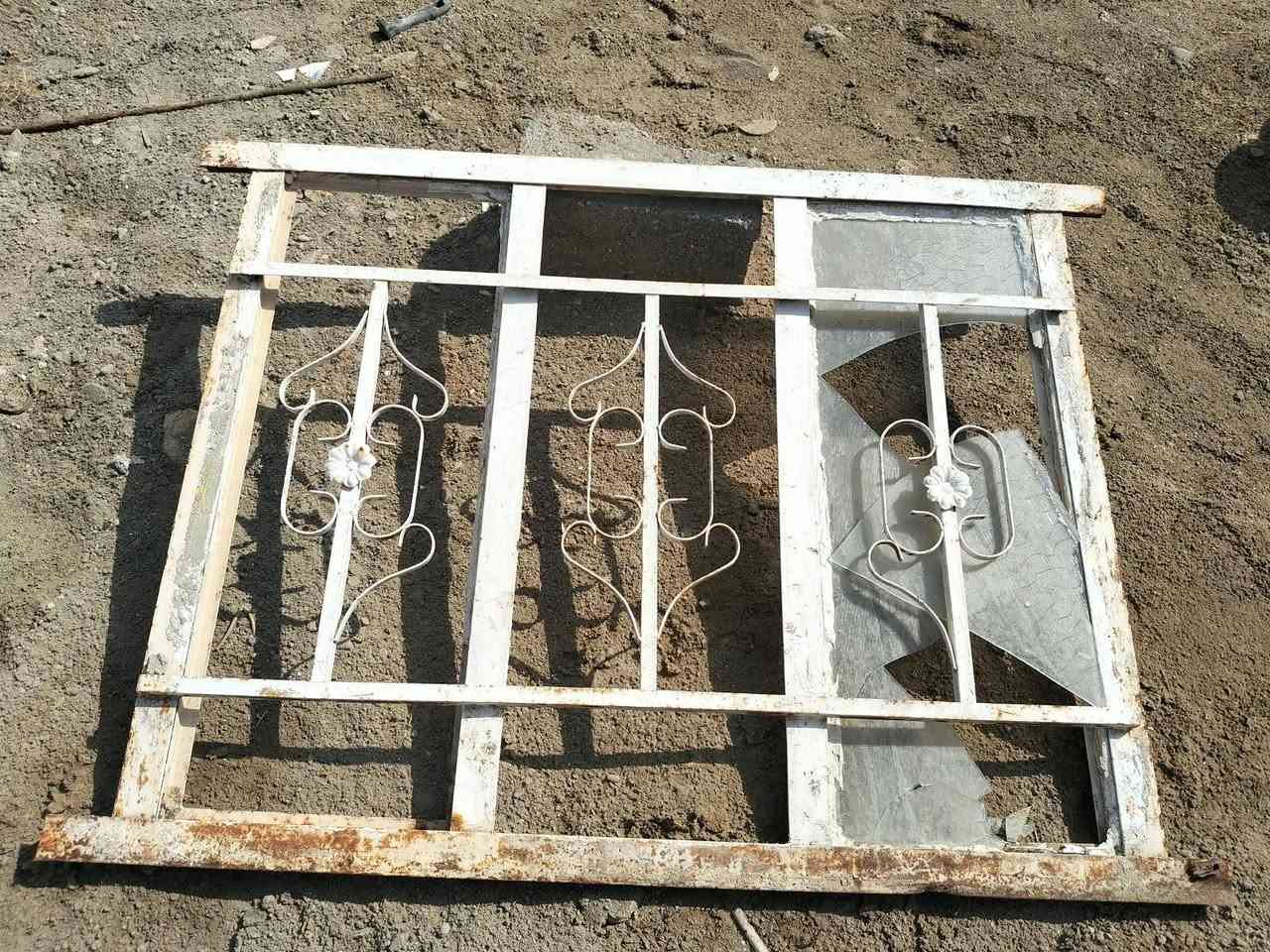 باب شارع • شباك • للبيع