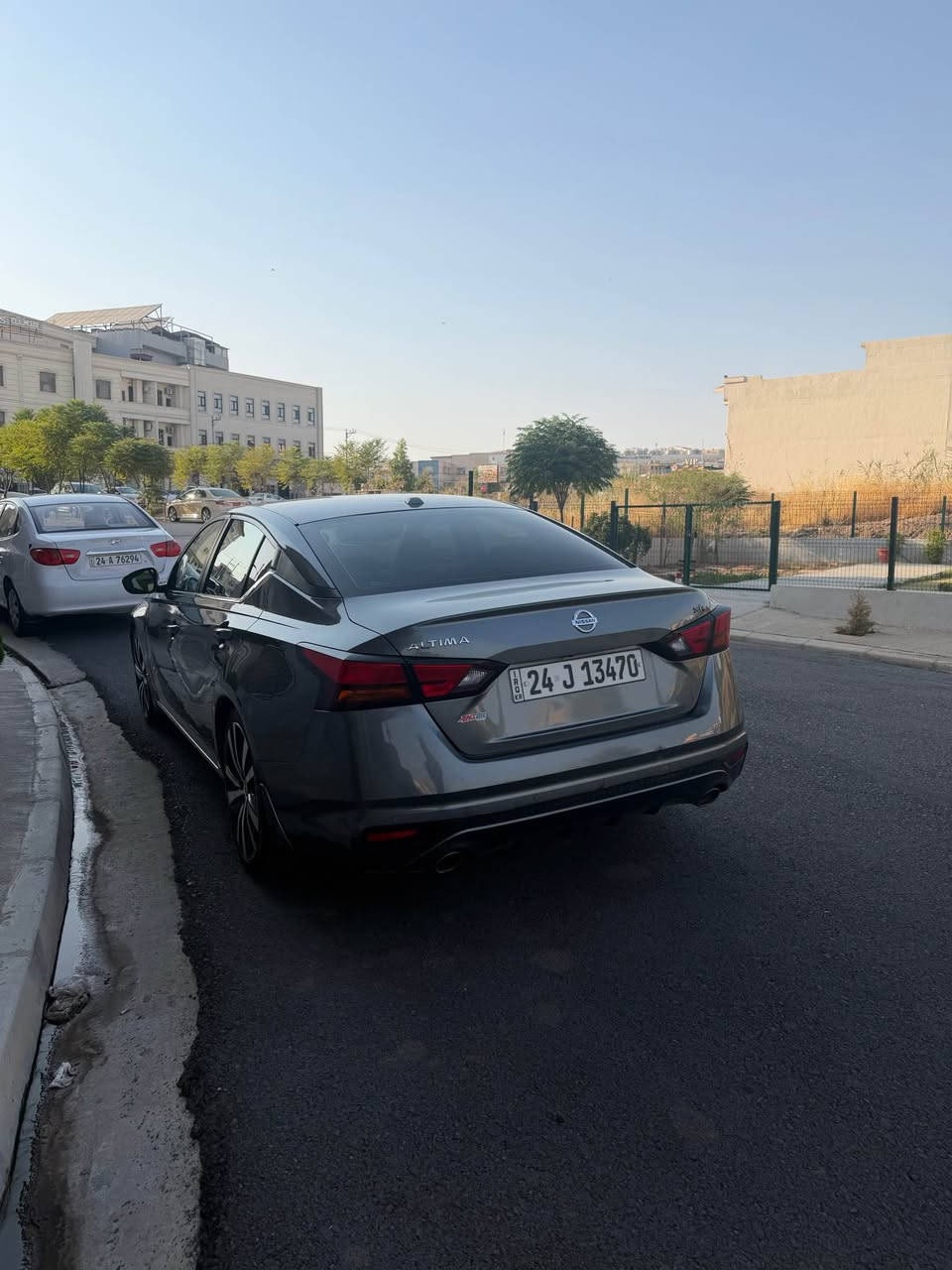 نيسان التيما للبيع فقط

نيسان التيما موديل 2022 مواصفات SR

الضرر : جاملوغ امامي جهة النفر فقط وبيها كلير بالباب الخلفي نص الباب تقريباً فقط 

السيارة بدون ايرباك وبدون دواخل 

المواصفات: 
لايت زينون+lED
كشنات جلد + ستيرن جلد
ويل حجم 19 إنچ
رادار امامي+رادار خلفي+نقاط عمياء+تنبيه الخروج عن المسار 
كاميرا خلفية+حساسات خلفية 
شفتات ستيرن
شاشة حجم كبير 
 
السيارة جاهزة وكاملة محرك وكير بشرط + تخم تاير جديد NEXEN

رقم الشاصي مرفق مع الصور 

مكان السيارة دهوك

للاستفسار: *********** دهوك, العراق
