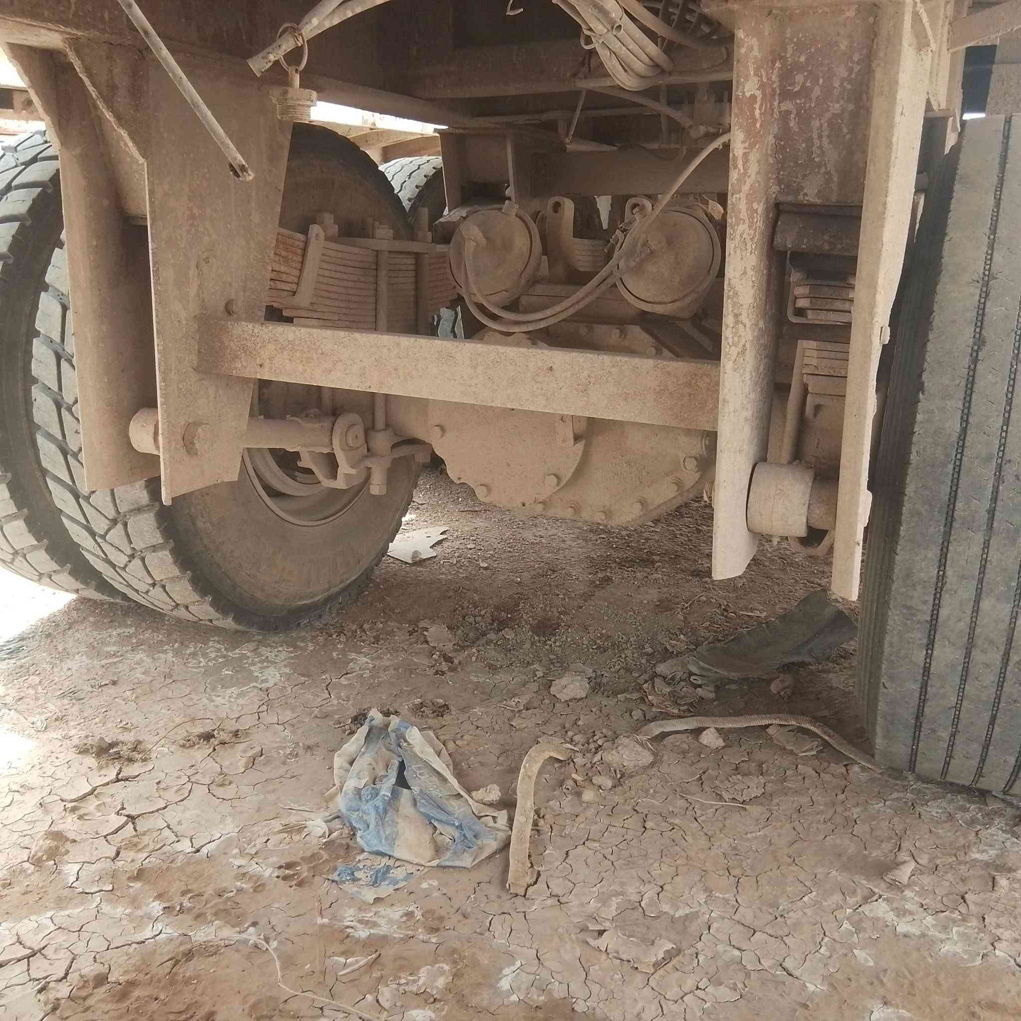 سلام عليكم عربانه للبيع دنكيرين جيف شريط ستين تايرات فوك النص عمر عربانه حزوة عوزهة شبجه سعرهة 40 هاتف ***********
