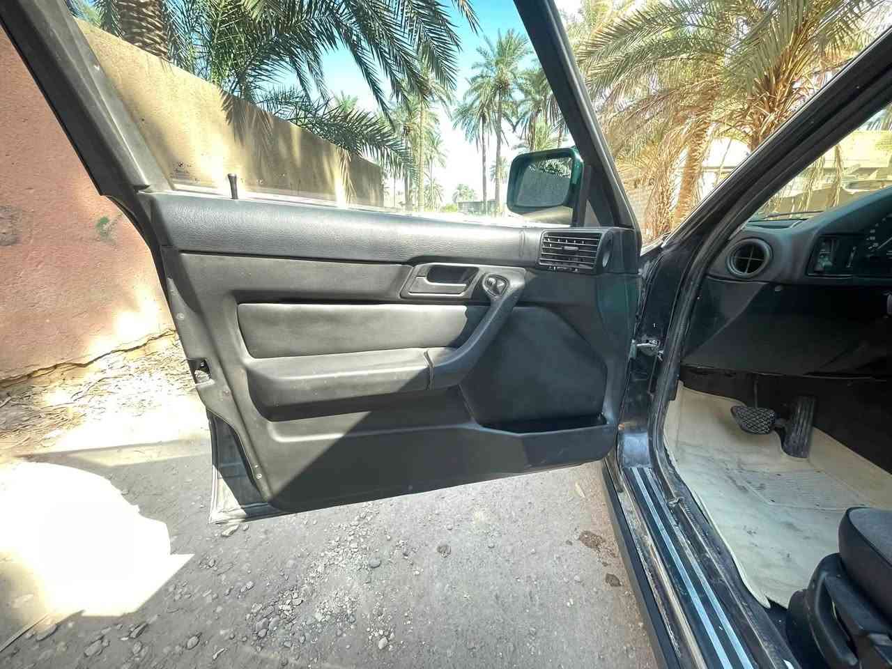 السلام عليكم ورحمة الله
بي ام للبيع ٥٢٥ مسكر تك فانوس موديل ١٩٩٢
السيارة متعوب عليها هواي ومابيها شي مايشتغل والادوات كله بلاد مي اخضر بلاد واتر بمب رولات تبريد ثلج  كير محرك كهربائيات حدادة تخم تاير  باتري سلف داينمو لايتات زنون عالي وناصي سلايد جديد وياها سيستم وغرفة القديمة وبنيد عدد ٢ وهواي غراض مال سيارة كاملة باسمي رقم واسط انكليزي تتحول باي مكان موجودة بالحلة الي يدور نظيف ومتشلع كلبه خل يجي يمي السيارة عايزها صبغة السعر ٤٨ ورقمي ***********
