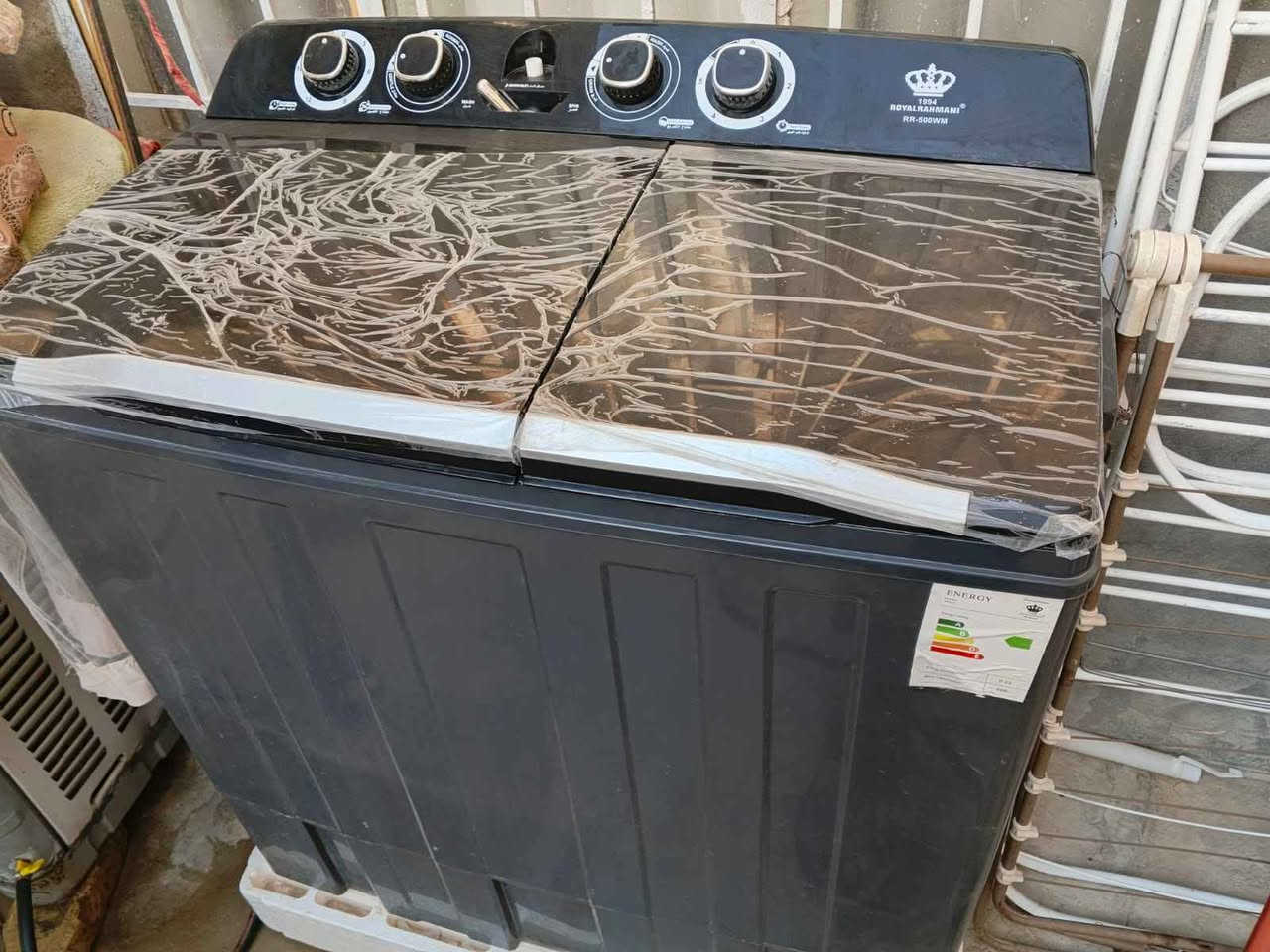 غسـآلة رويل جديدة  36 گيلو تغسـل بطـآنيآت مـگفولة مـ̷ـــِْن گلشـي شـخطـ مـآبيهہة  علمـآ آلگآرتونهہ وآلگتلوگ مـوجودآت آخذتة 240 رآيدهہة 190 مـجآل قليل *********** آبو غريب يوجد توصـيل بغداد, العراق

