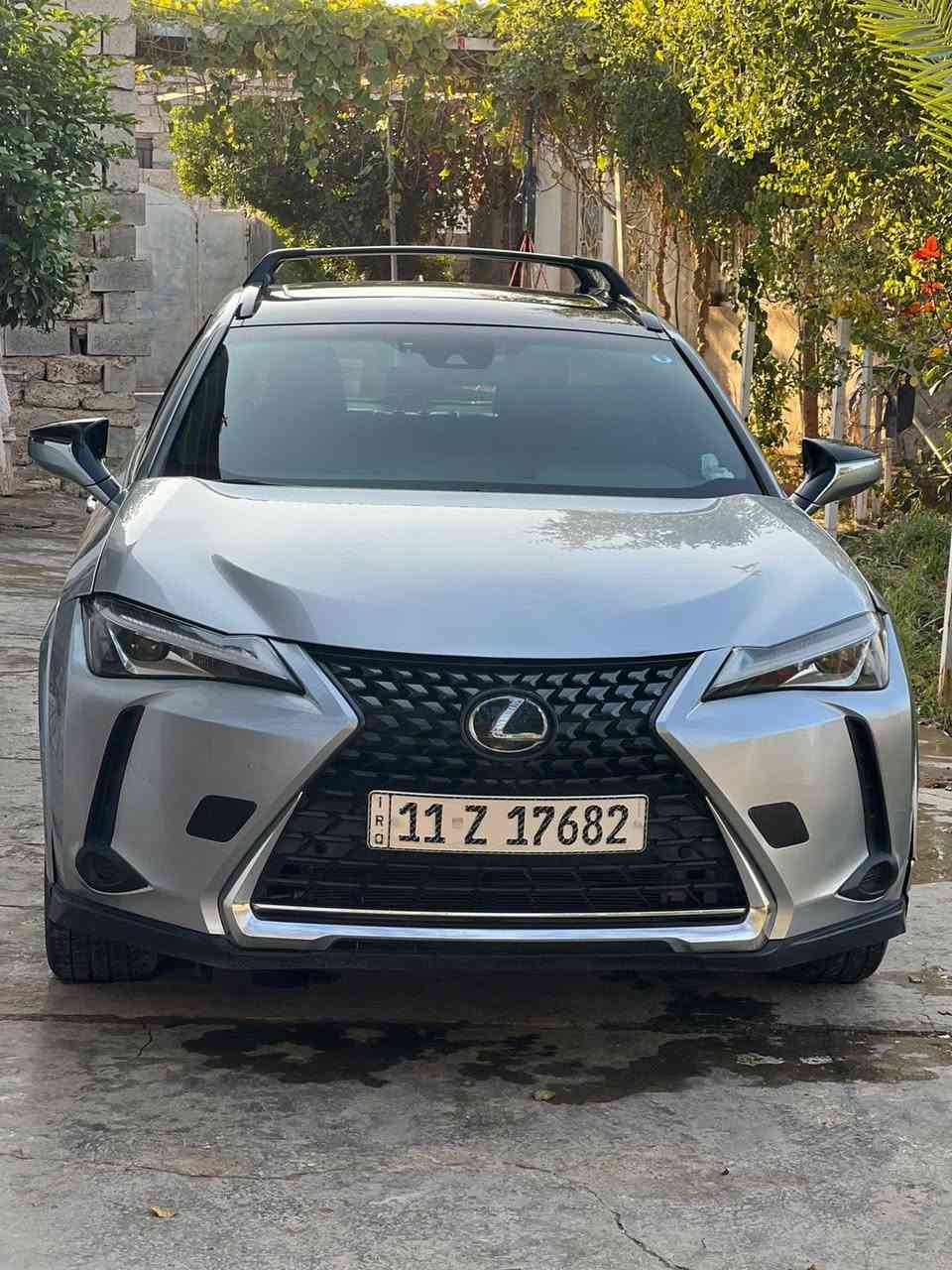 للبيع المستعجل   مع فرق نقد 
  2023  awd ux 250h ليكزز هايبرد 
اربع قطع صبغ فقط وسونارها موجود .  ماشية 15 الف كيلو مو ميل فول الفول مواصفات تدفئة وتبريد بلكشنات قطعتين تبريد تحكمات سقف بانوراما  السيارة عروس السعر 180$ وبيها مجال قليل رقم بغداد انكليزي 
 للاتصال موجود واتس *********** الفلوجة, الأنبار
