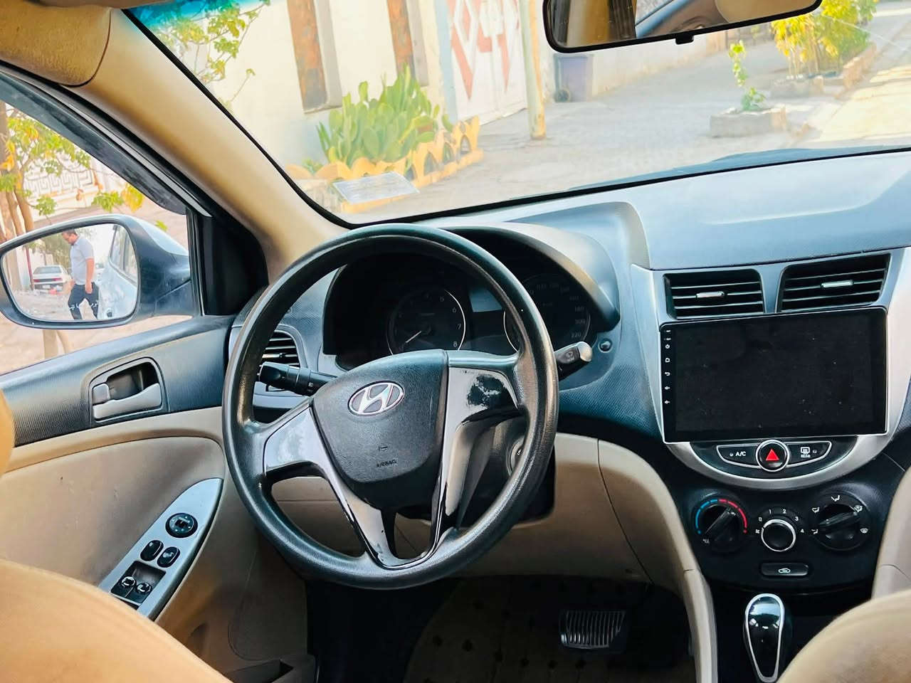 اكسنت مديل 16
جاملغ فقط مبدل 
حديده جديده 
كير مكفول 
محرك جديد 
شرط تفحص بيع مستعجل 
95 ورقه 
***********
