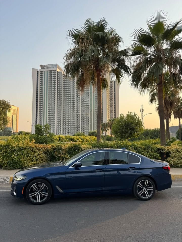BMW 530i Luxury 2021
لون مميز 💙  

بجم كبس بدون ( ايرباكات بشرط ) 
حادث جاملغ خلفي 
ماشي 71 الف

المواصفات:
🔷- محرك 4 سلندر تيربو (TwinPower Turbo)
🔷- قير أوتوماتيك 8 سرعات
🔷- دفع خلفي (RWD)
🔷- وضعيات قيادة (Eco / Comfort / Sport)
🔷- شاشة كبيرة + نظام iDrive
🔷‏- Apple CarPlay
🔷- كاميرا خلفية + حساسات أمامي وخلفي
🔷- فتحة سقف
🔷- مقاعد جلد كهربائية مع ميموري
🔷إضاءة داخلية متعددة الألوان(Ambient Lighting)
🔷- دخول وتشغيل بدون مفتاح

كفالة عامة كير ومكينة وكلشي بشرط صفر مسج 
مكان السيارة اربيل 

السعر 30.500$ 
للاستفسار ( ***********) واتس اب
