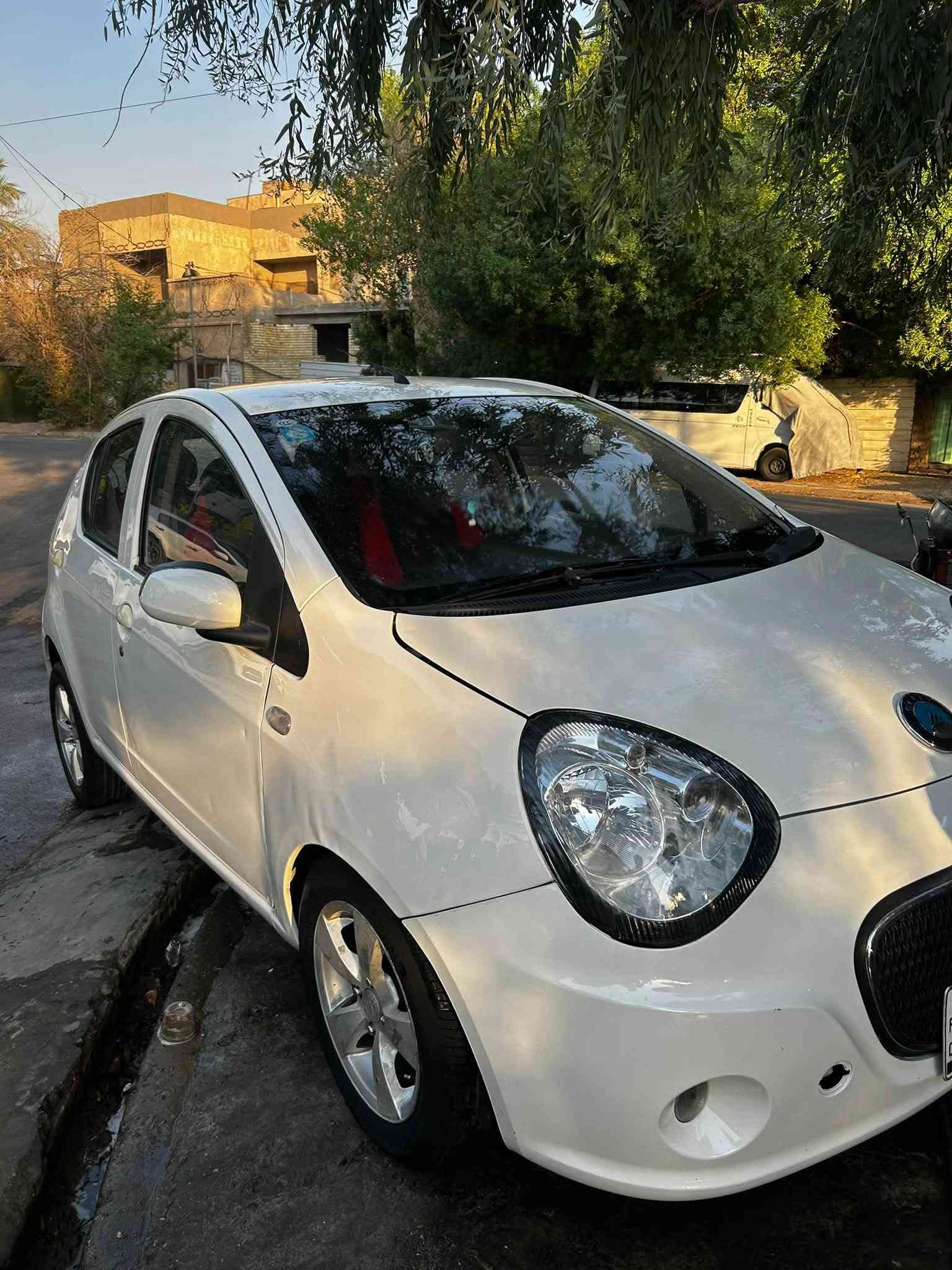 باندا 2013ماشيه 72الف جديده السياره  ونضيفه كلش بيهة صبغ شويه بجاملغ الامامي صدر جديد تبريد حلو كامله السياره سعره 50 وبيهة مجال عنوان بغداد الشعله ***********واتساب
