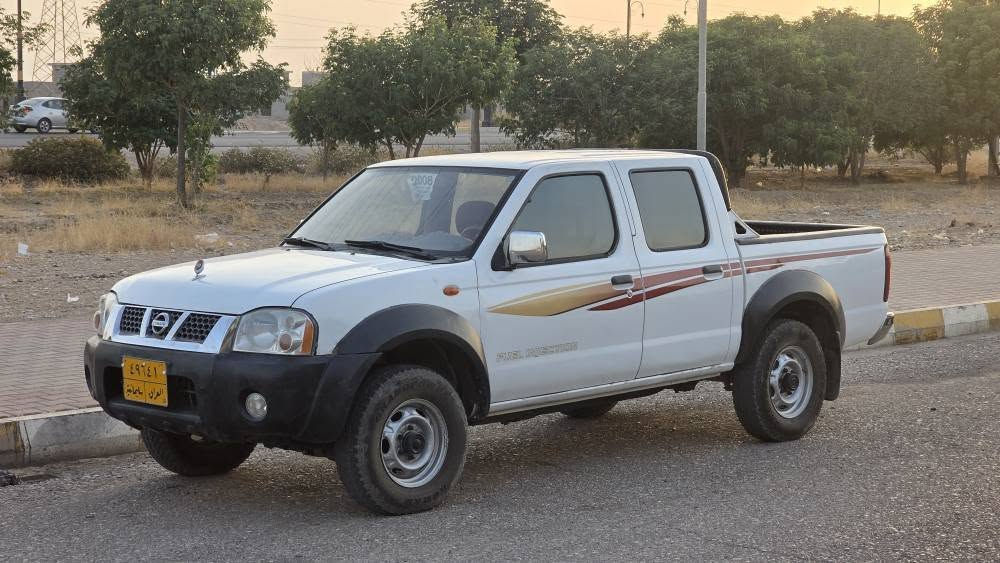 بسم اللە رحمان رحیم
نیسان پیکاب دەبڵ ئەکسل
مۆدێل 2008
290هەزار ڕۆشتوە
سەنەوی ساڵێکە بەسەر چووە
4 تایەی لۆک لۆکی لە ژێرە 
بۆیاخ لێدراو هیچ نیە کەمێک ساردی هەیە
یەک دینار مەسرەفی نیە بەشەرتی تەحویل
شوێن کەلار
ژ.م*********** كالار, السليمانية
