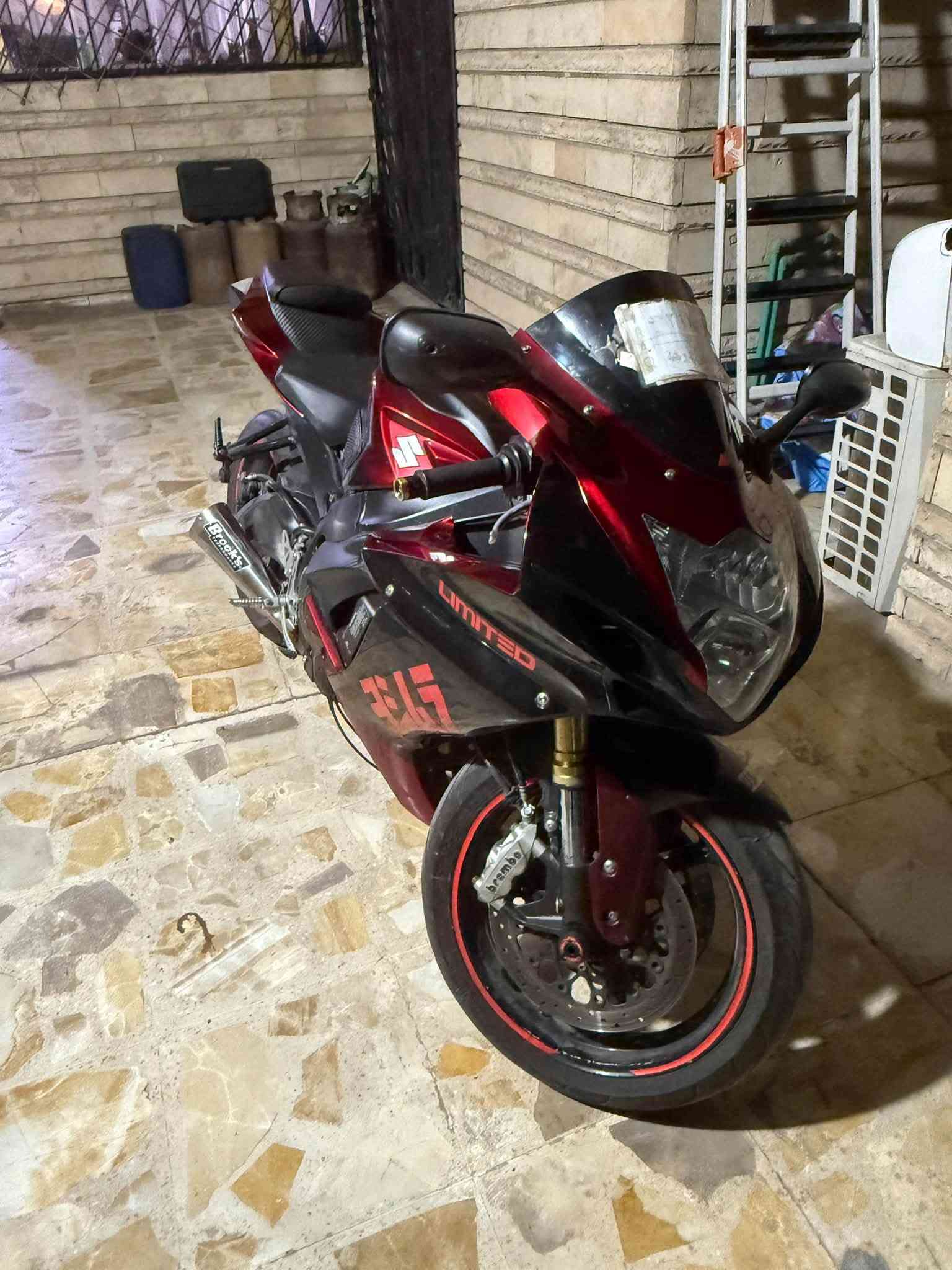 سلام عليكم جكسر للبيع مرقمة وسنوية
750cc 
2016
دراجة كاملة مكملة بدون نواقص من محرك وكهربائيات والخ
نقصها بس كفرين السمج واكعات

دراجة عليها برمجة طلقات وباكفاير

مكان الدراجة بغداد السيدية
سعر 62$ وبيها مجال جداً بسيط
***********
