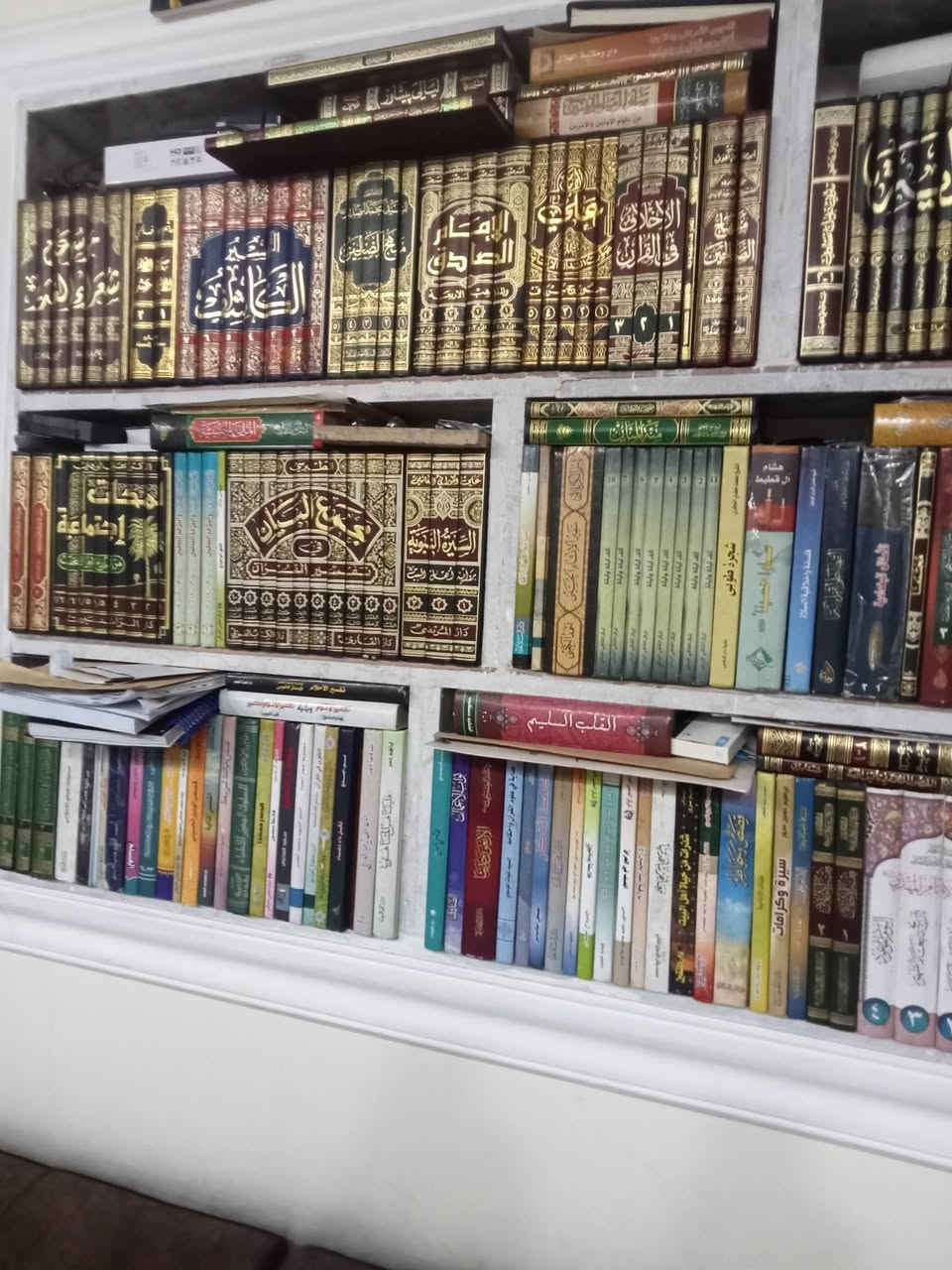 مكتبه شخصية للبيع للاستفسار *********** بغداد

