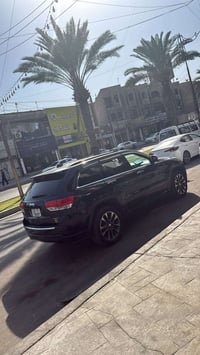 للبيع جيب 2018 بغداد بسمي فول عده لفتحه حادثه موضح بصور جاملغ فقط صبغ ...