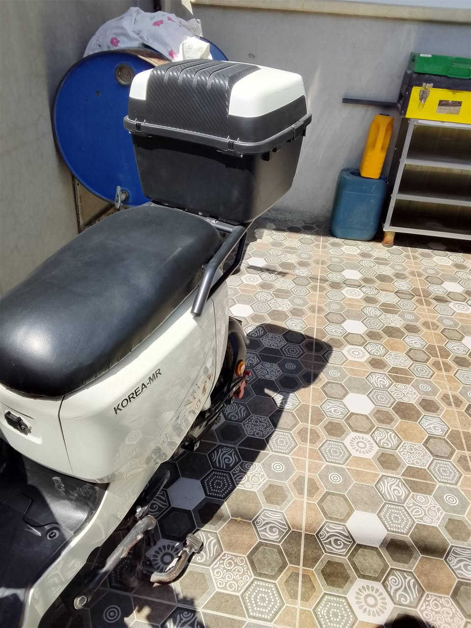 السلام عليكم
مطور للبيع 318 
مطور حيللل نضيف كامل مع ملحقتو
مصاريف شهر من بدلت البطاريات 6 واحد 45 مطور نضيف حيلل + شحن موجوده وخوذه 
السعر 600 وبيه مجال 
اسيا  ***********
كورك ***********
