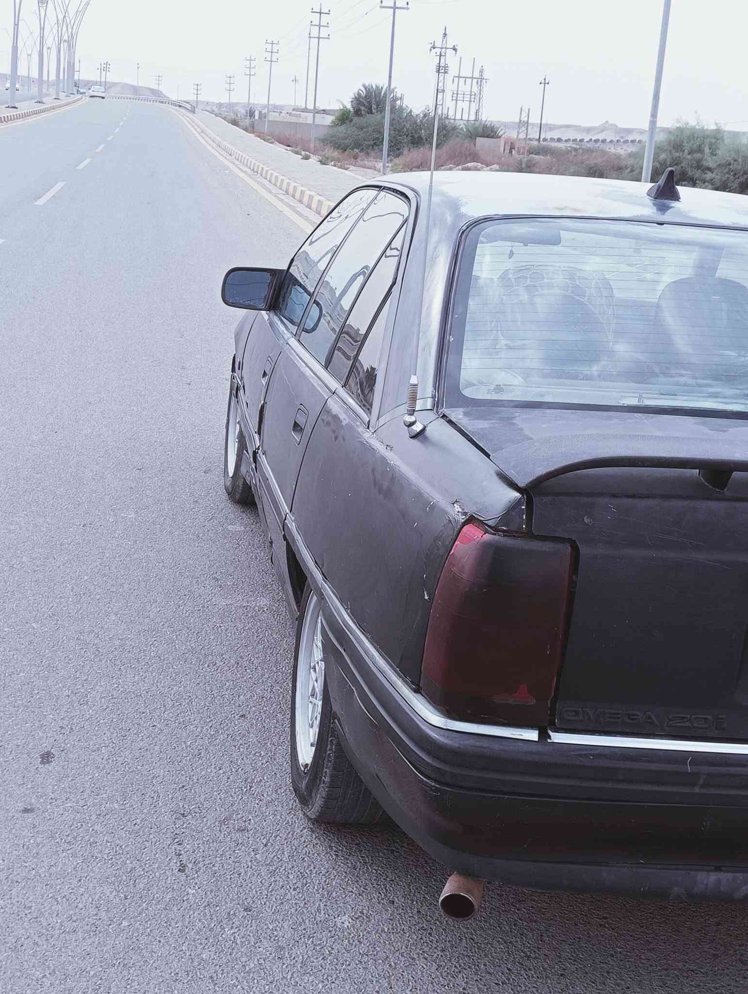 اوميجا ١٩٩٣ • مكينة ٢٠٠٠ • قير عادي